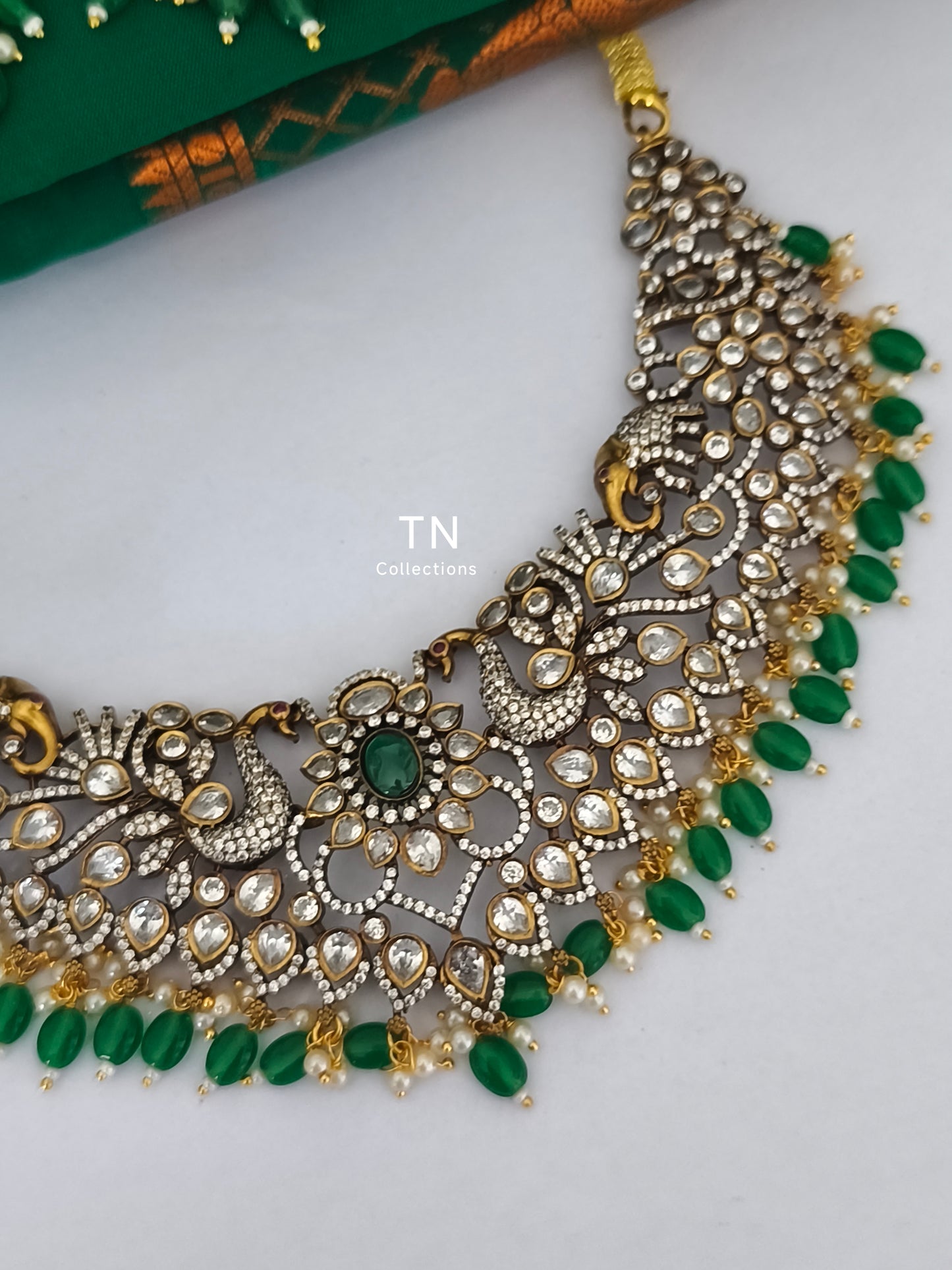 Victorian Finish Necklace Set (Green)