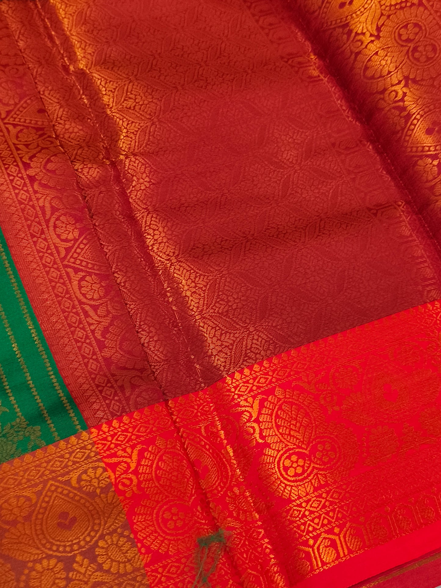 Vairaoosi Soft Silk Saree (Dark Green)