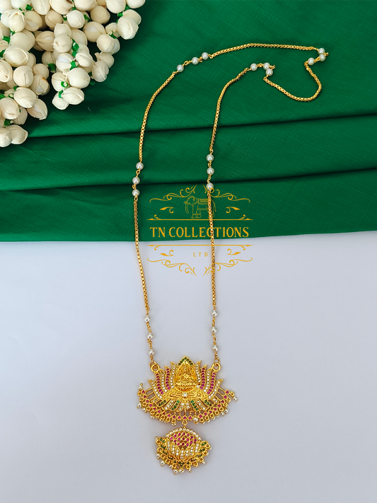 Micro Gold-Plated Traditional Pathakkam with single layer pearl chain (Multicoloured stones)