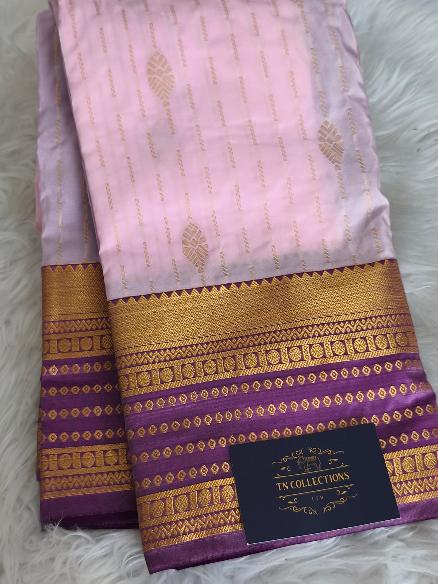 Elegant Kanchi Silk Saree with Contrast Running Blouse