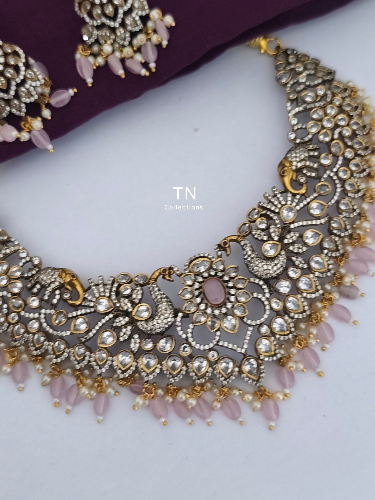 Victorian Finish Necklace Set (Pink)