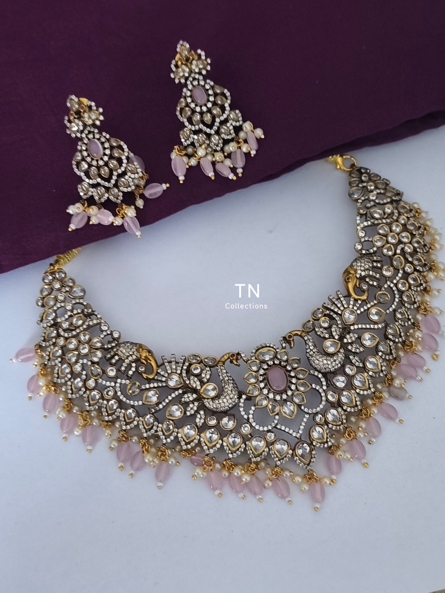 Victorian Finish Necklace Set (Pink)