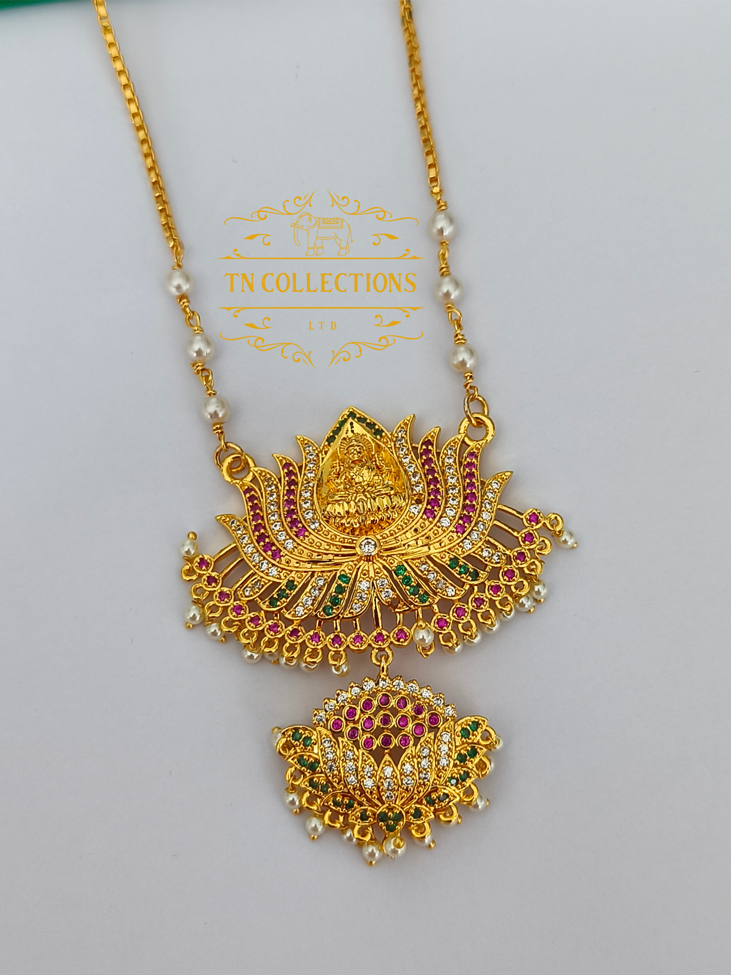 Micro Gold-Plated Traditional Pathakkam with single layer pearl chain (Multicoloured stones)