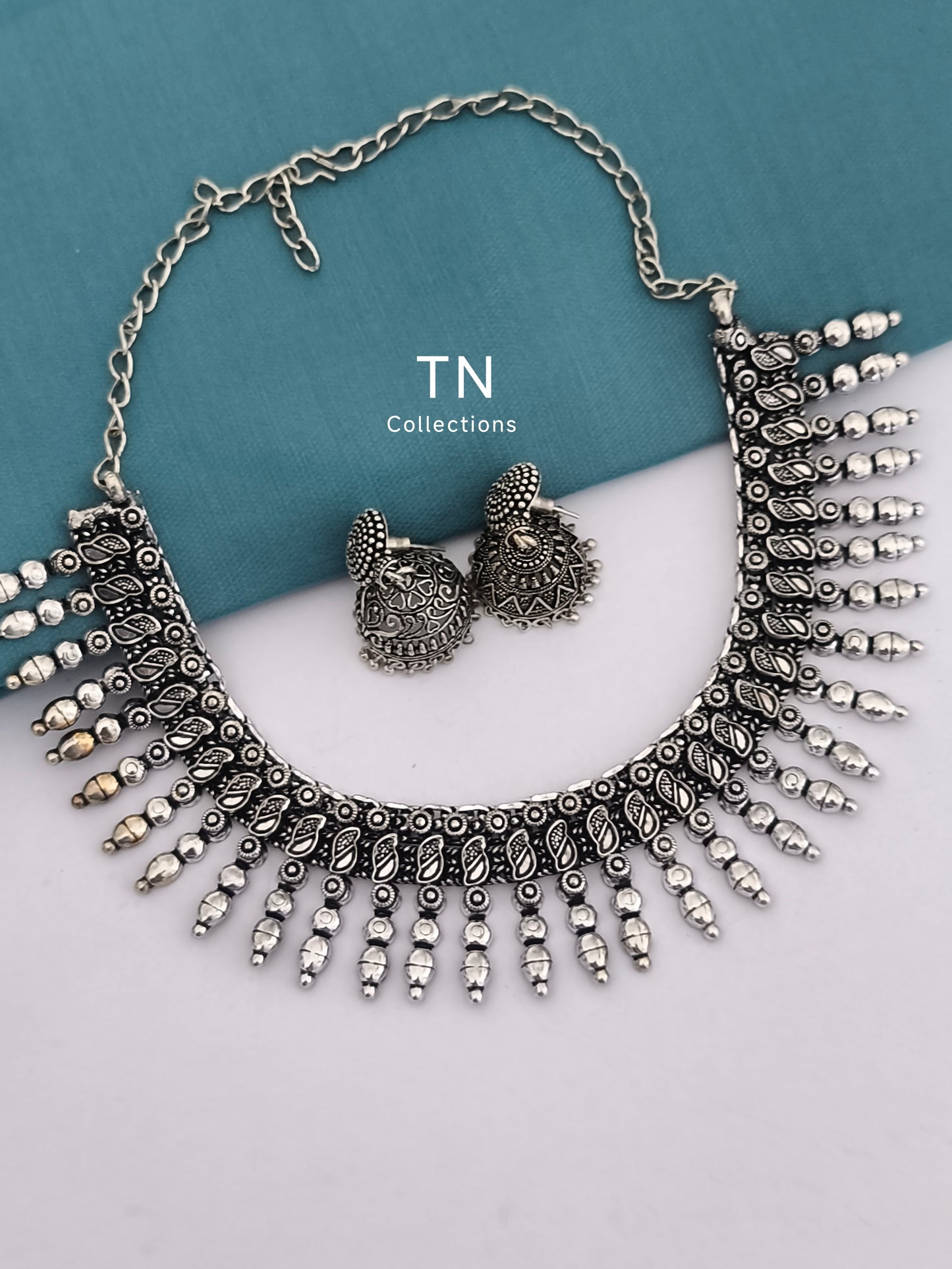 Silver Necklace with earrings