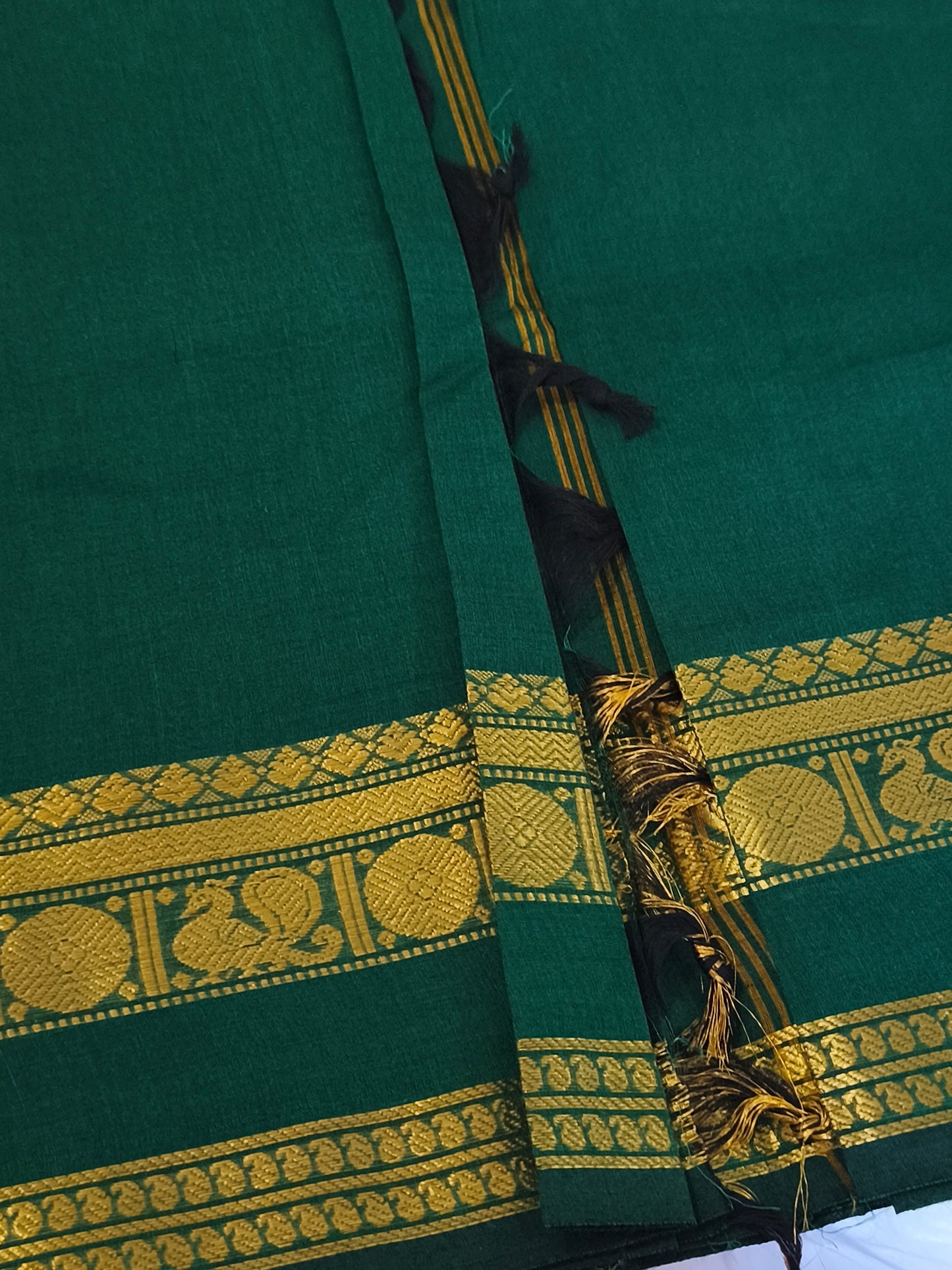 Pure handloom kanchi cotton saree (Dark Green)