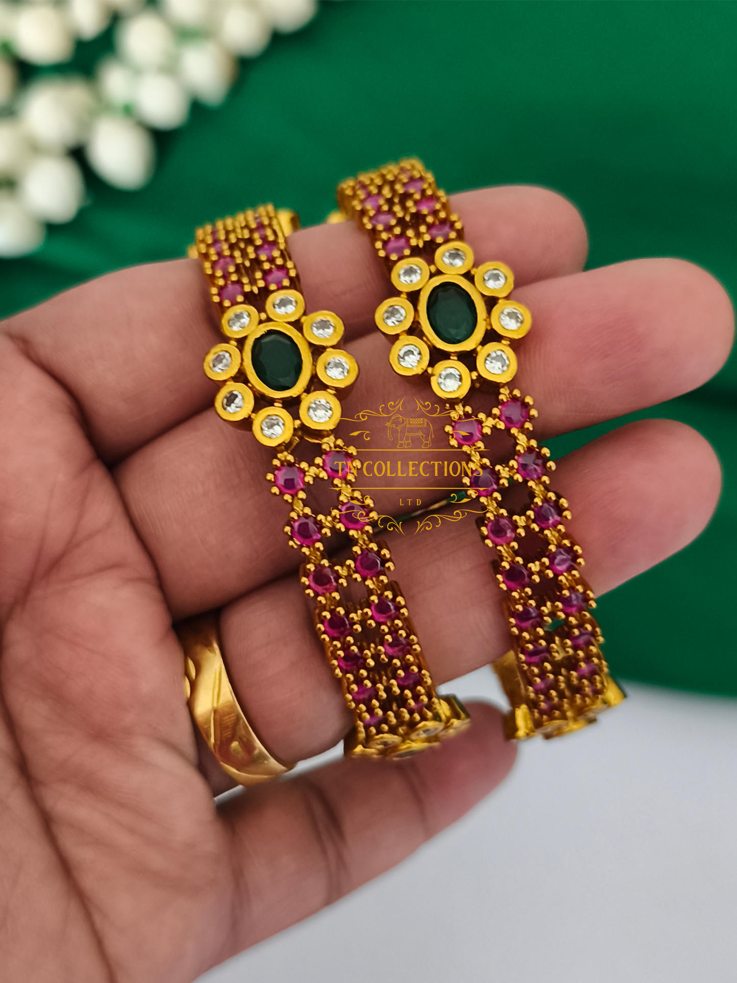 Matte Finish kemp stone Bangles Set