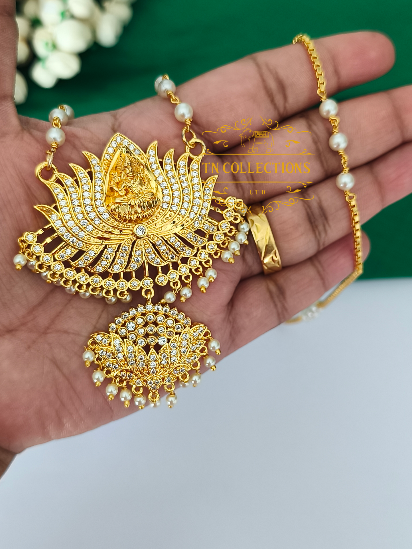 Micro Gold-Plated Traditional Pathakkam with single layer pearl chain (Full white stones)