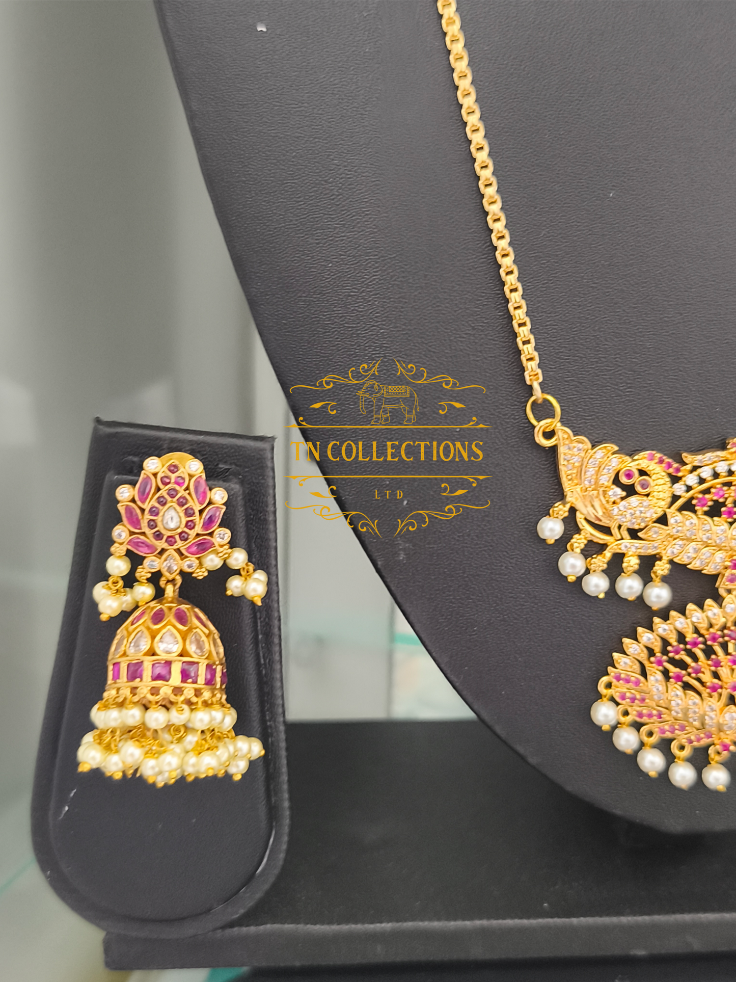 Trendy Jadu stone Necklace with Traditional Pathakkam Semi Bridal Set (Ruby & White)