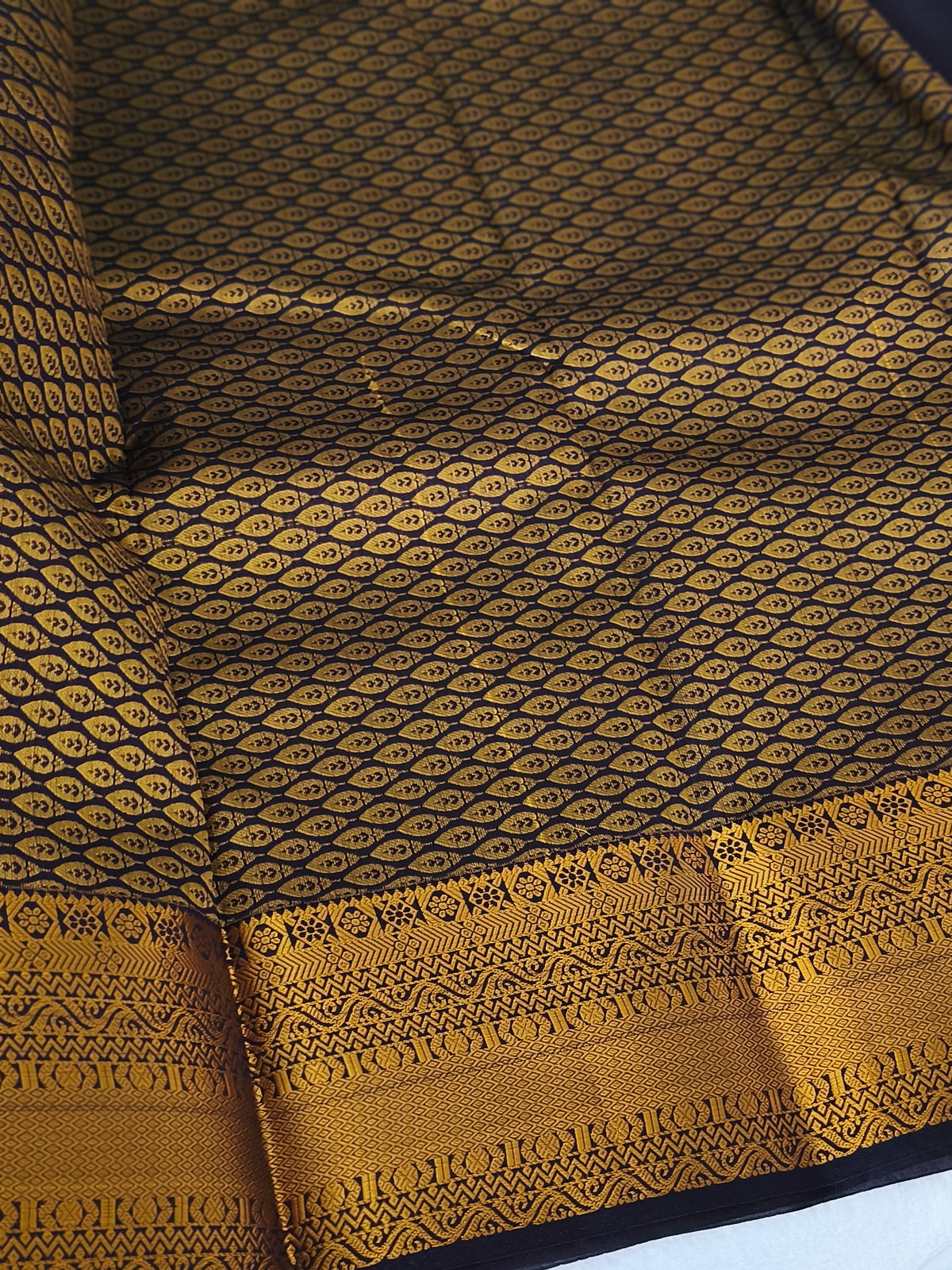 Dual shade Kanchi Soft Silk Saree( Deep Plum/Aubergine)