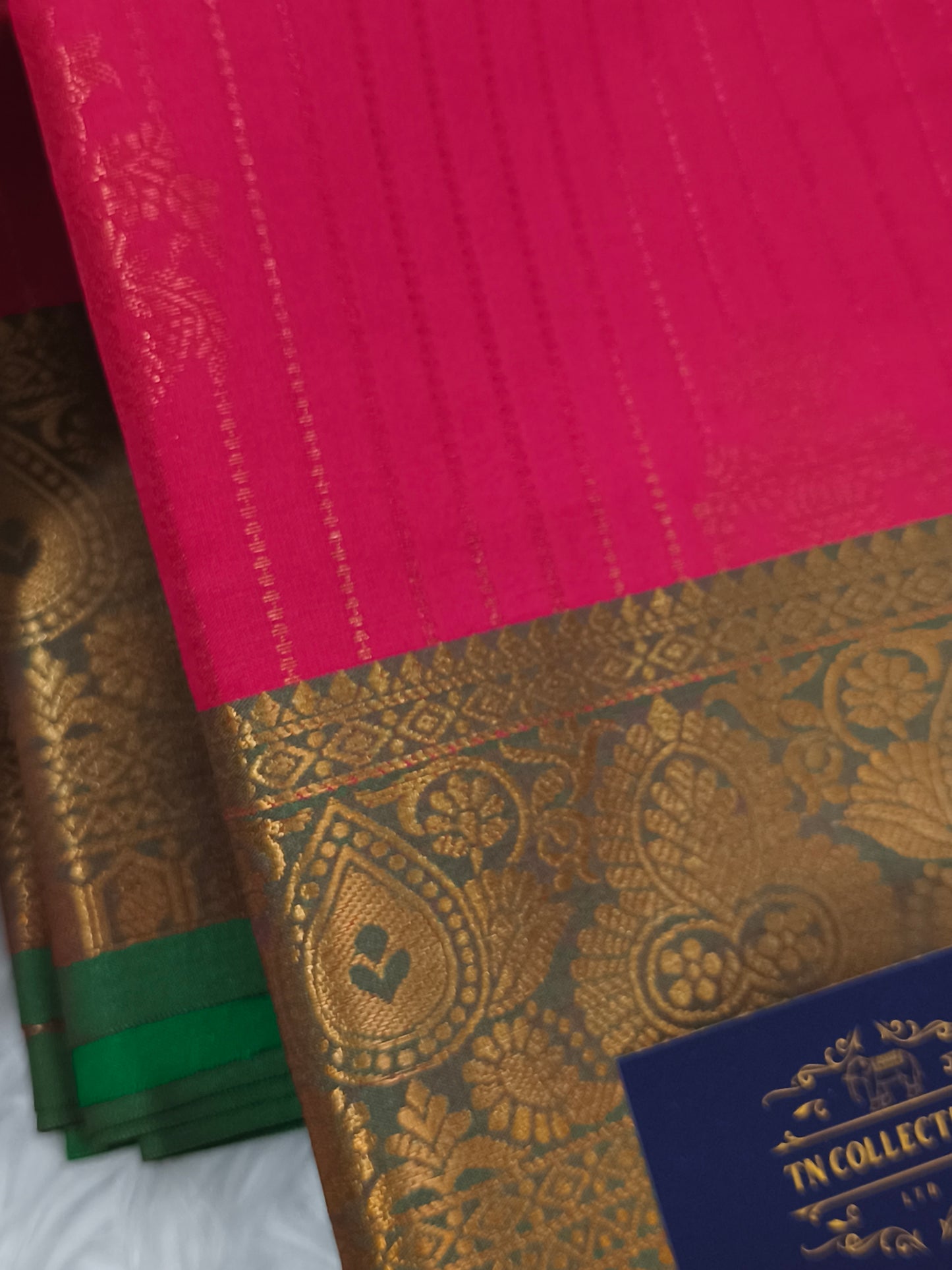 Vairaoosi Soft Silk Saree (Hot Pink)