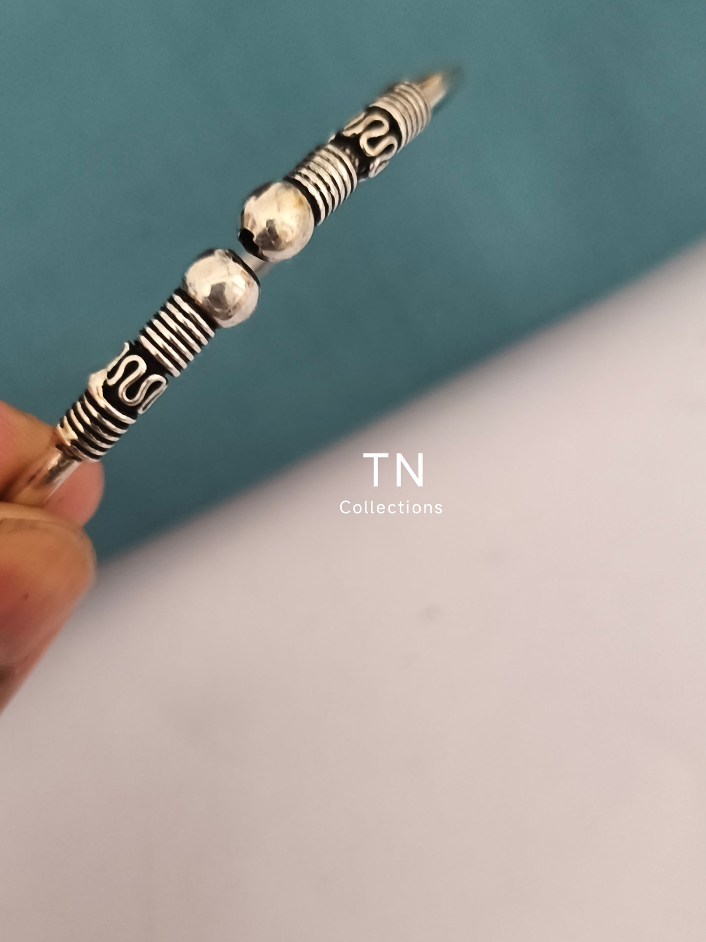 Openable bangle one size
