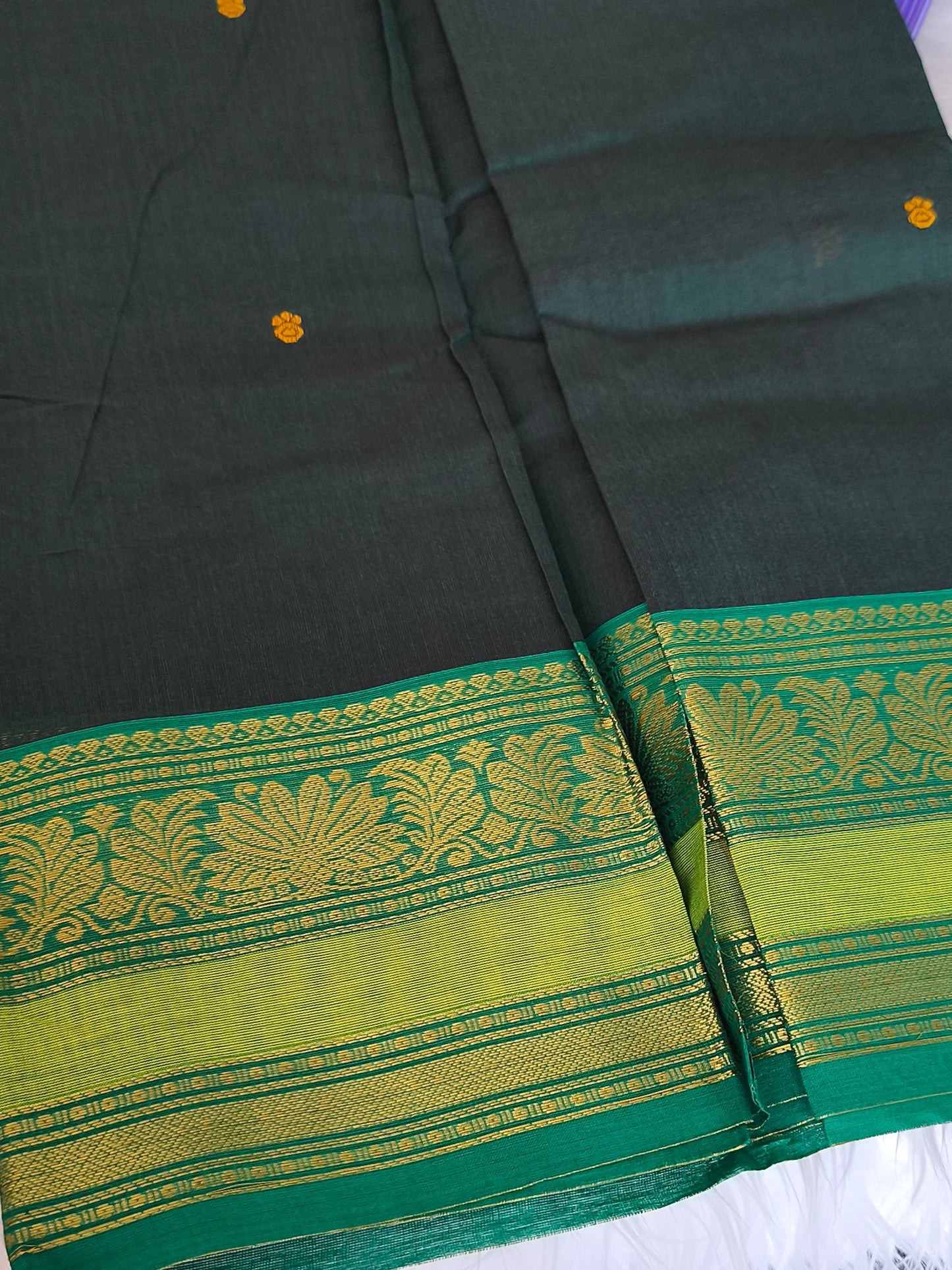 Pure handloom kanchi cotton saree (Dark Bottle Green)