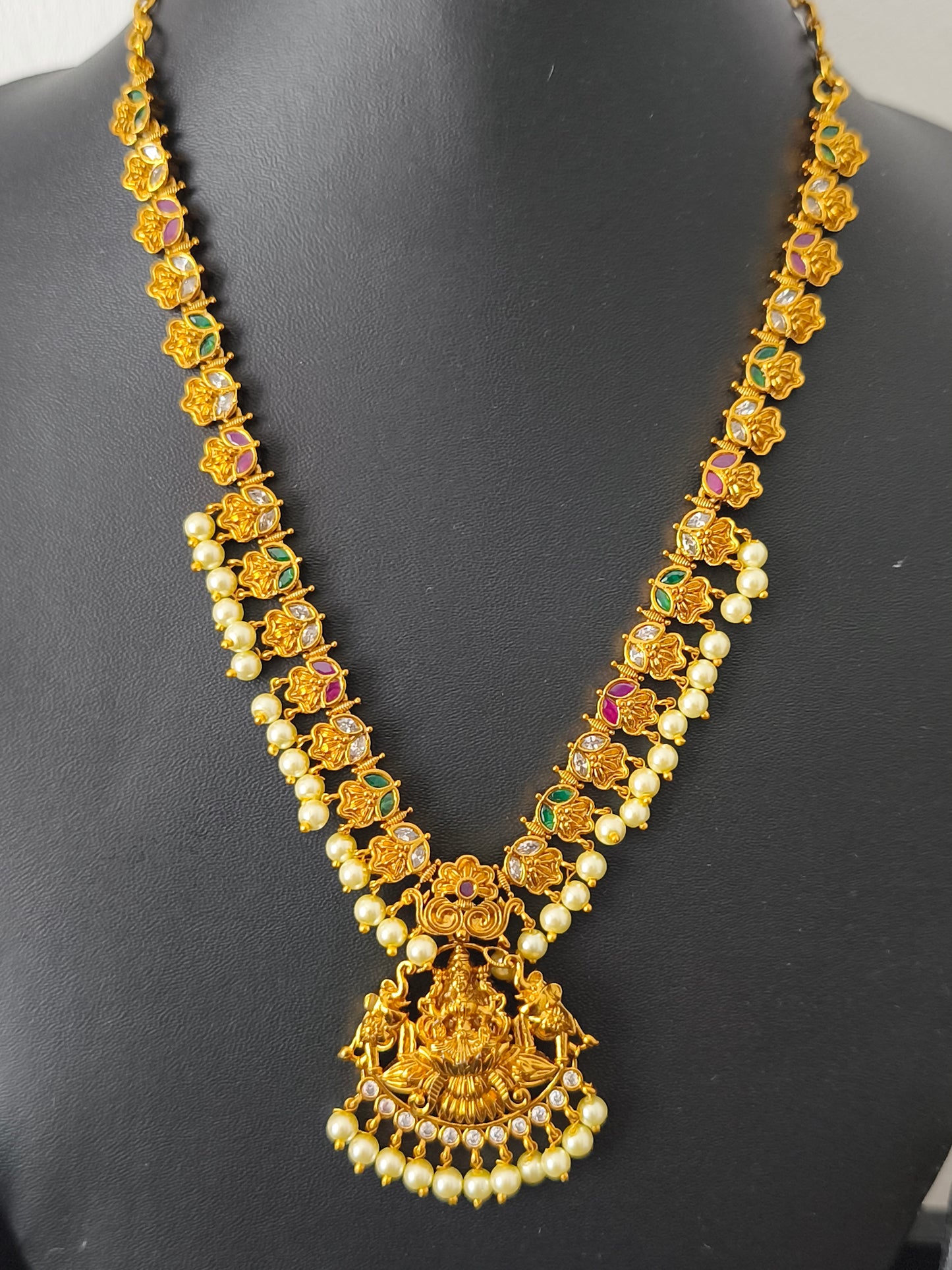 Matte Finish Necklace set with earrings
