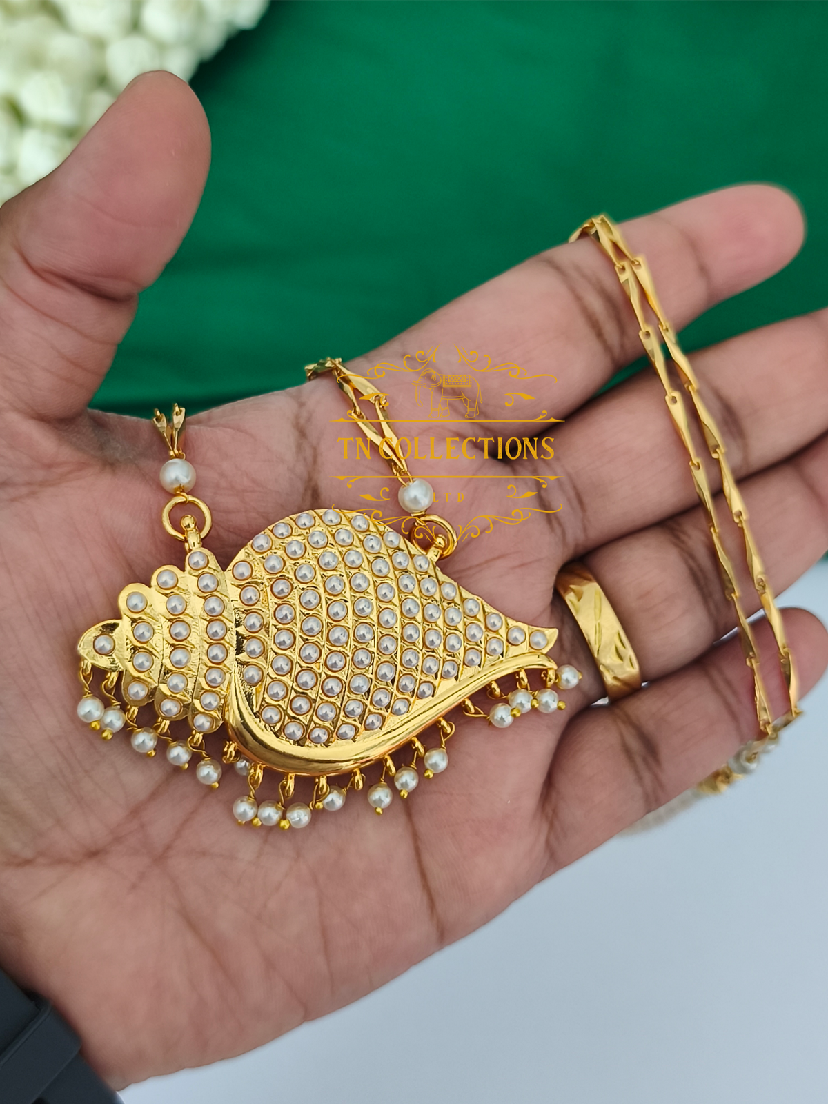 Micro Gold-Plated Traditional Shell pearl Sangu Design Pathakkam with Double layer Pearl chain