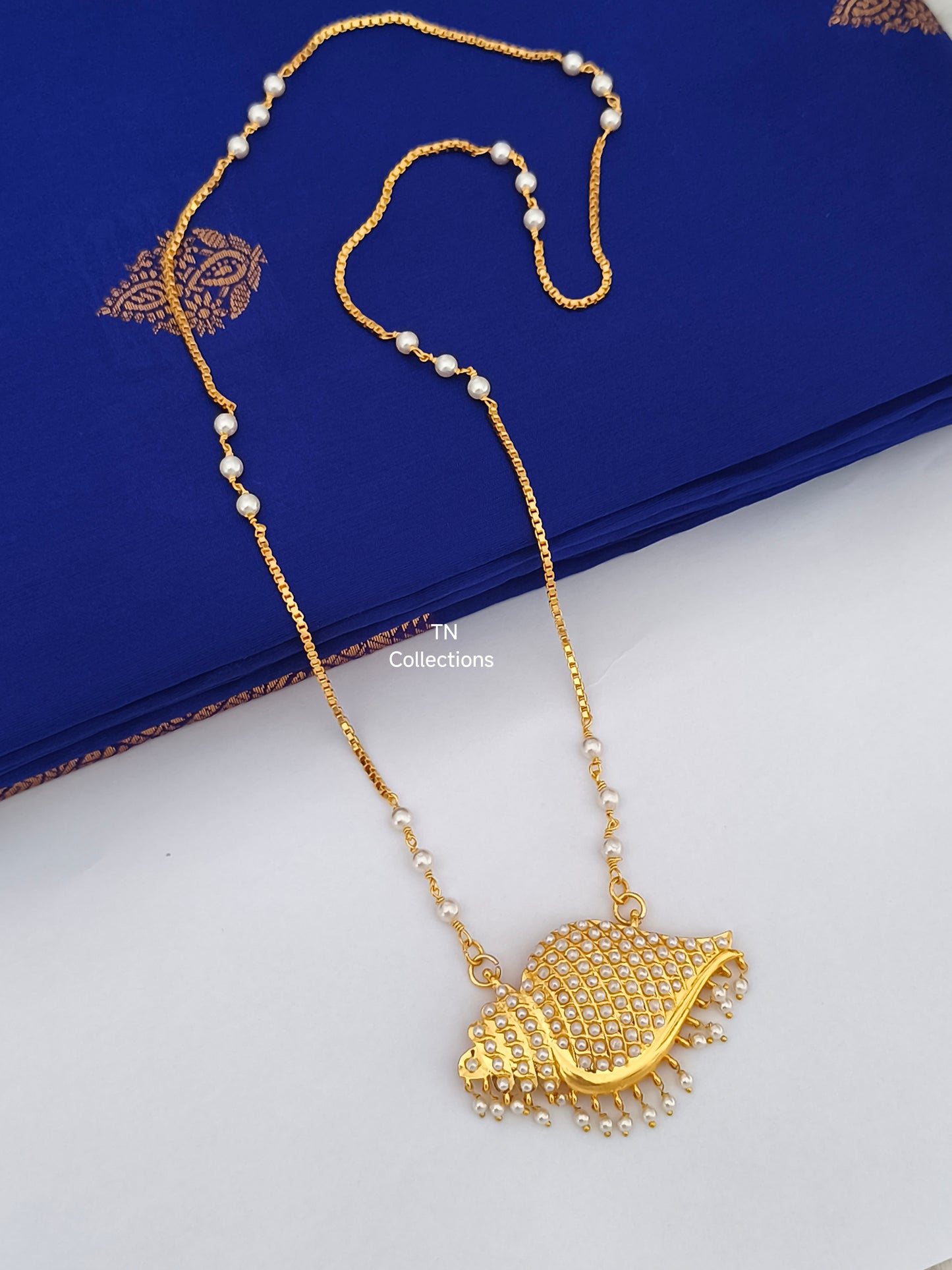 Micro Gold plated Sangu Pathakkam with single layer pearl chain