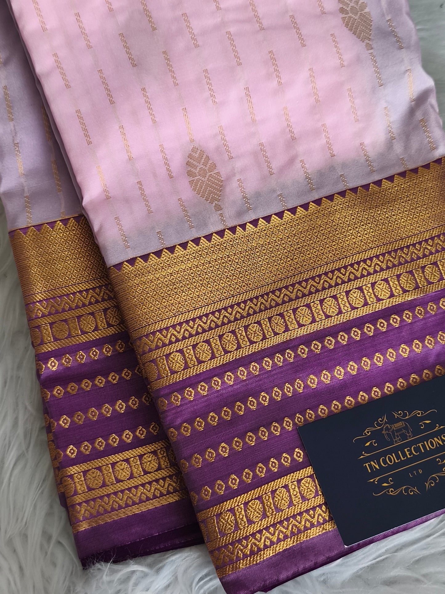 Elegant Kanchi Silk Saree with Contrast Running Blouse