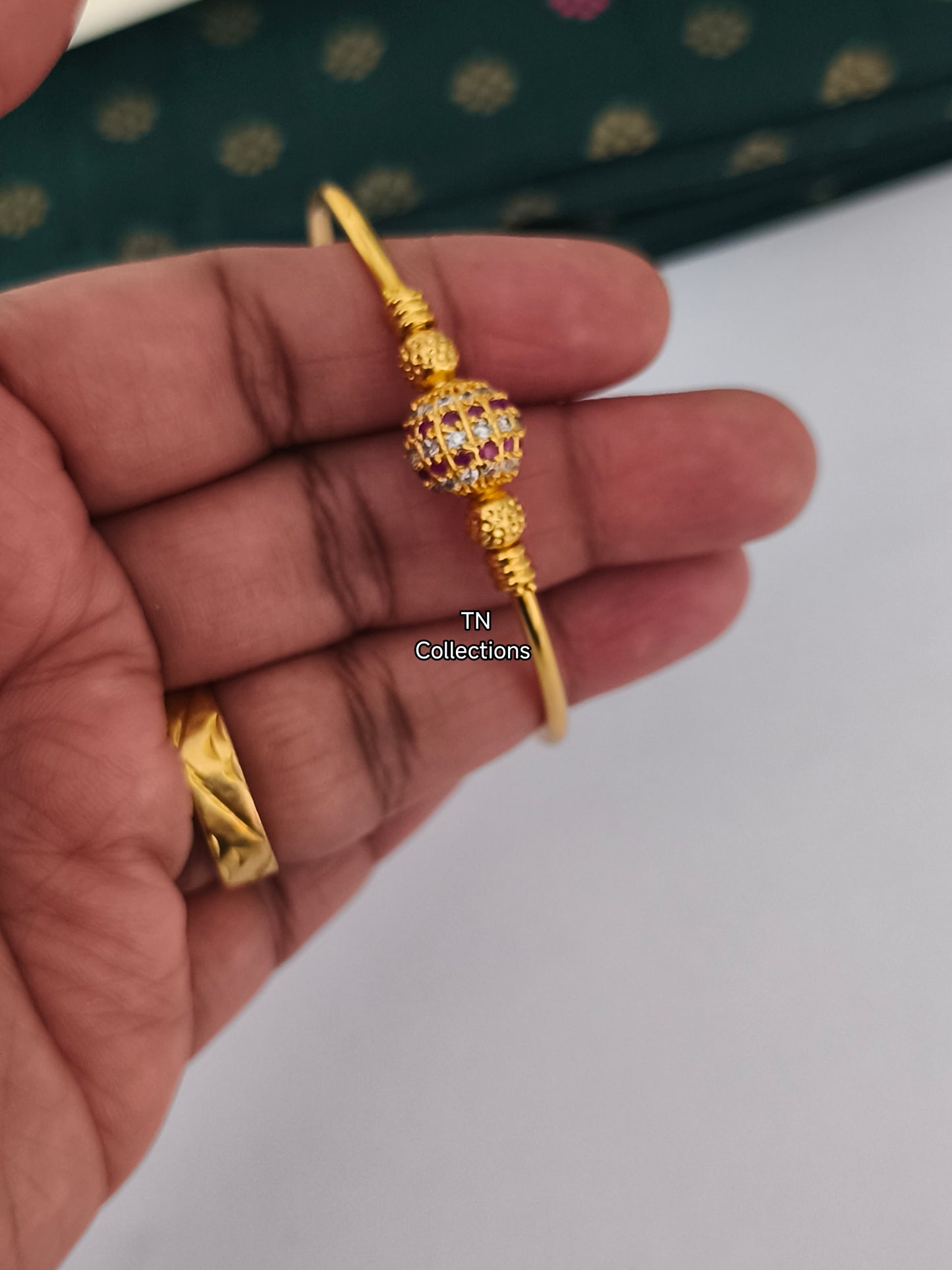 One gram gold polished SINGLE Bangle (size 2.4)