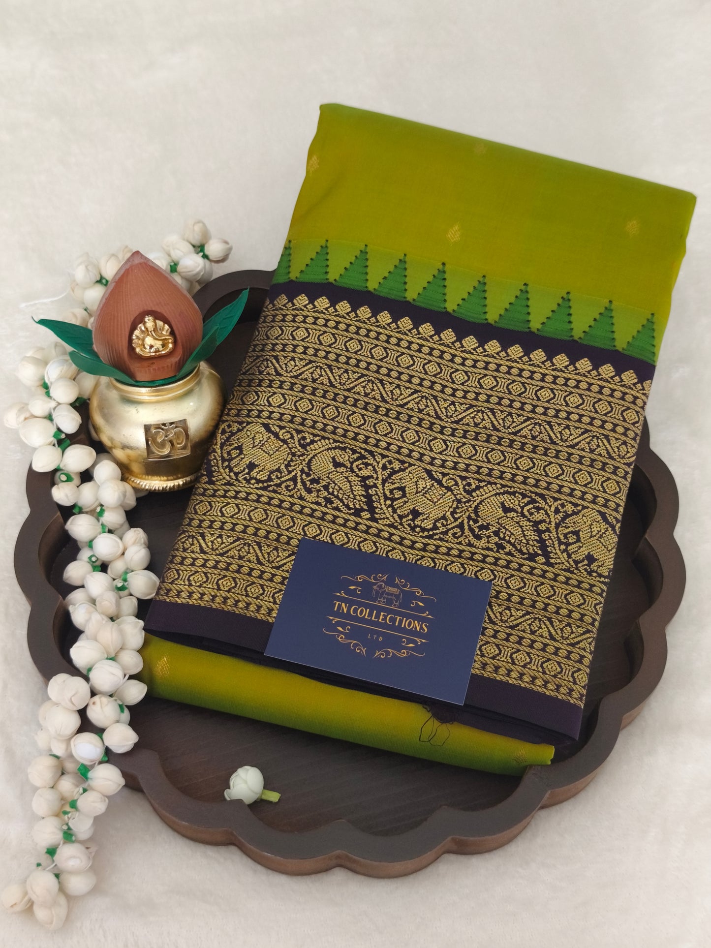 Pure Handloom Kanchipuram Silk Saree (Lime Green)