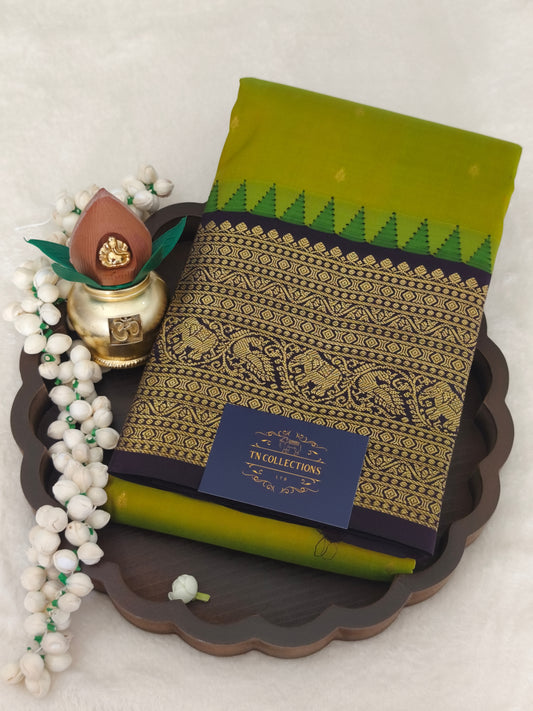Pure Handloom Kanchipuram Silk Saree (Lime Green)