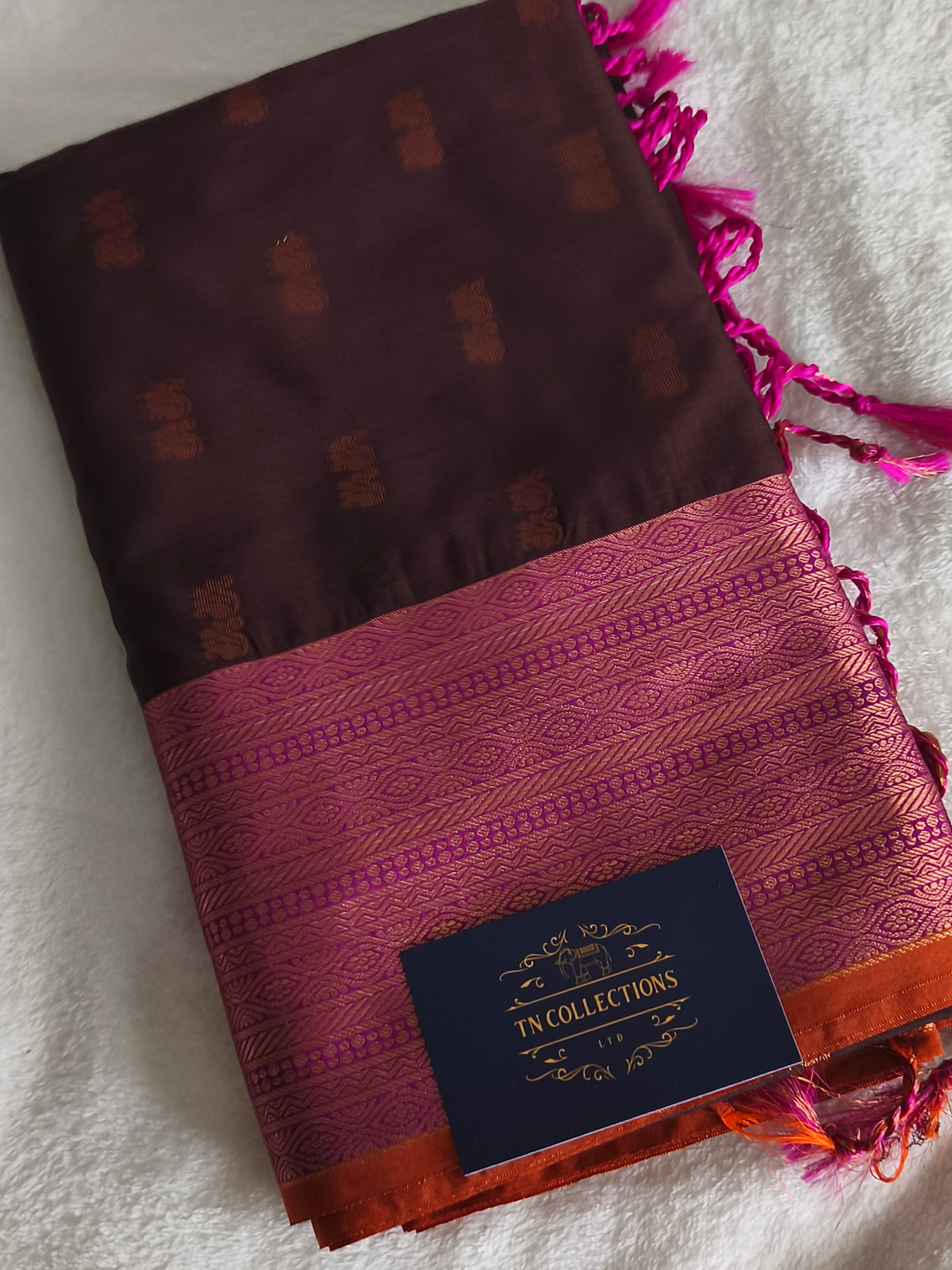 Dual shaded Luxury Soft Silk Saree with contrast blouse and rich pallu
