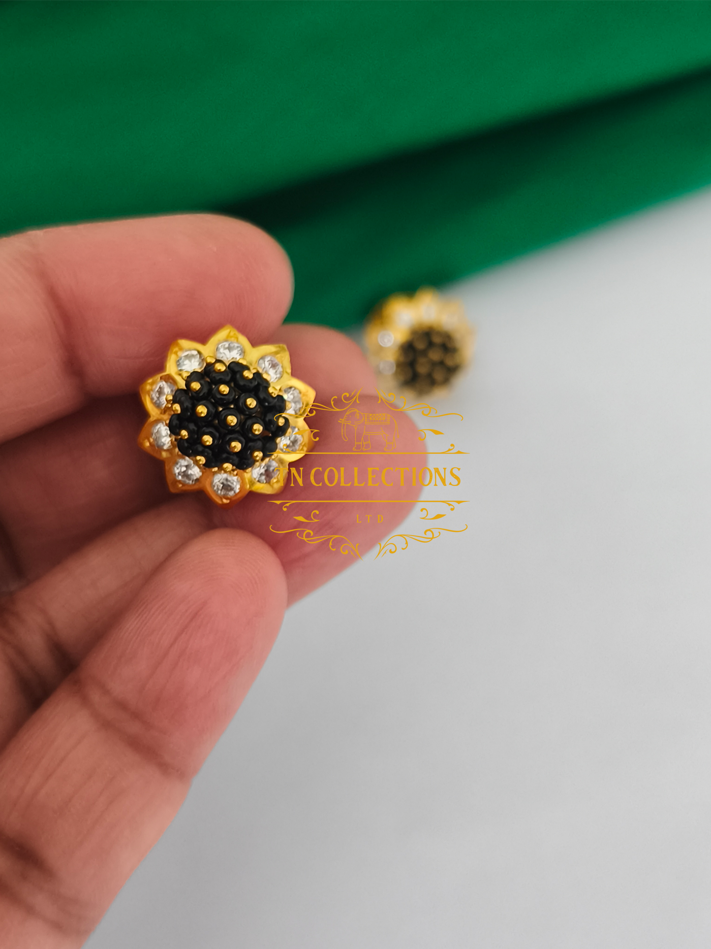 22ct Gold plated Traditional Muthukuviyal Thodu (Black)