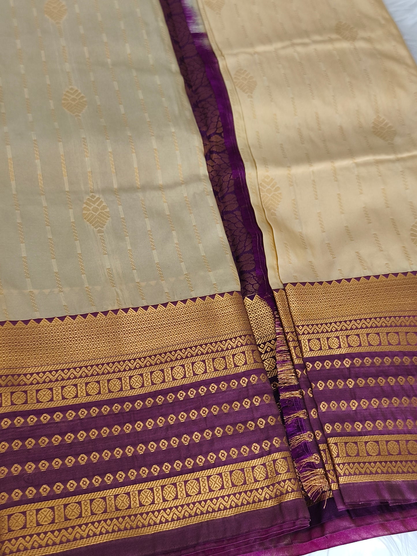 Elegant Kanchi Silk Saree with Contrast Running Blouse