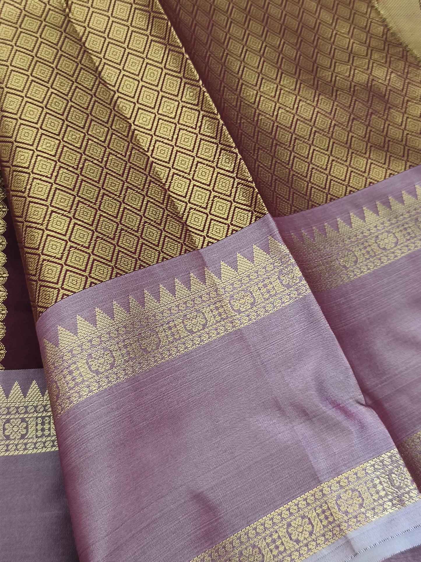 Semi Soft Silk Saree (Maroon)