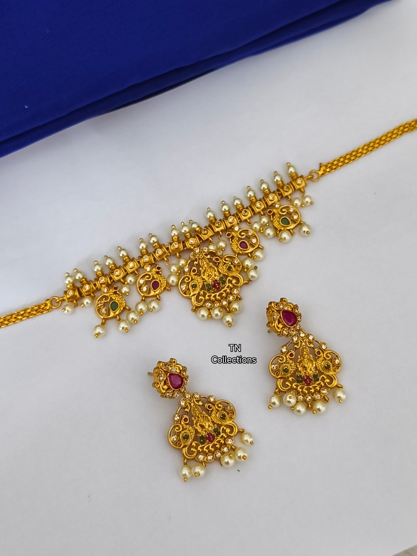 Matte Finish Choker Necklace Set