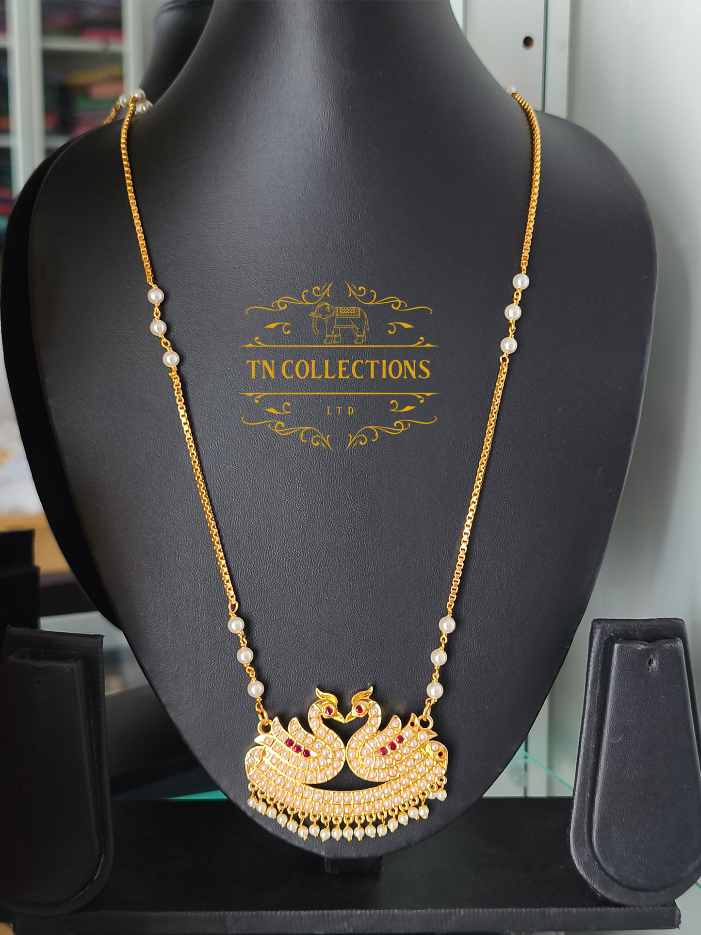 Micro Gold-Plated Traditional Pearl Pathakkam (Ruby & white)