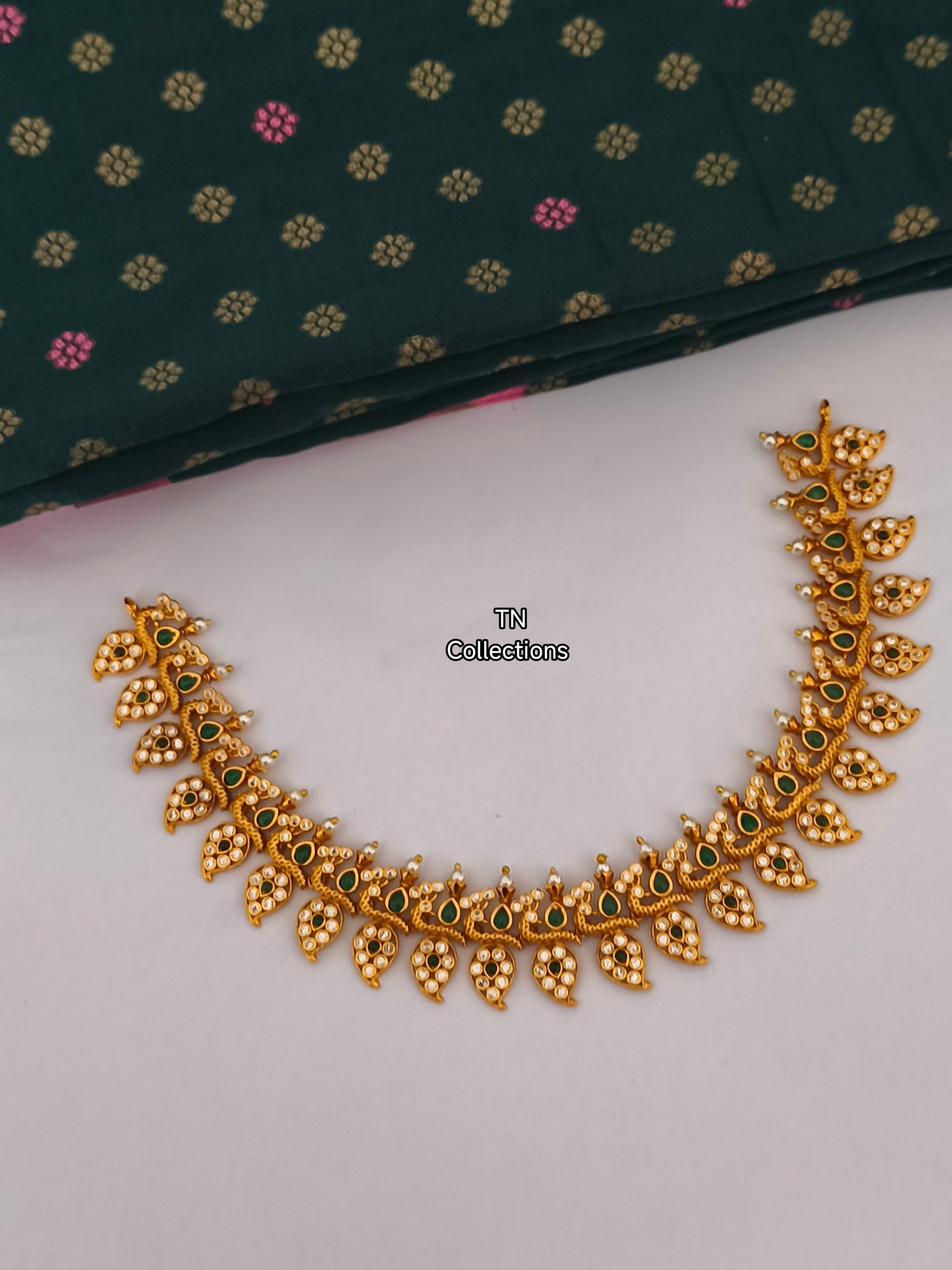 AD Kemp Stone Necklace Set