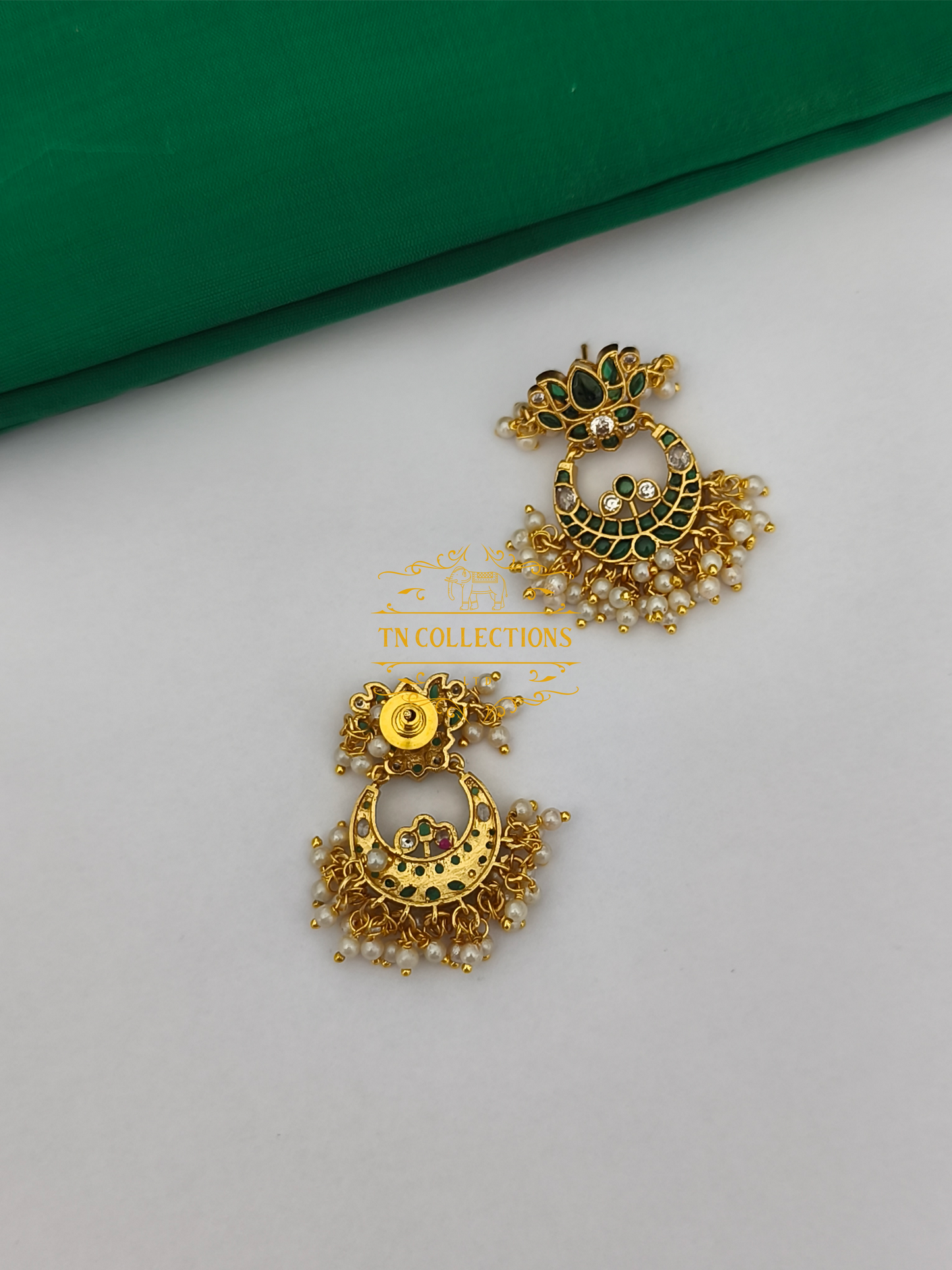 Antique Polish real kemp stone Lotus Design Earrings (Green)
