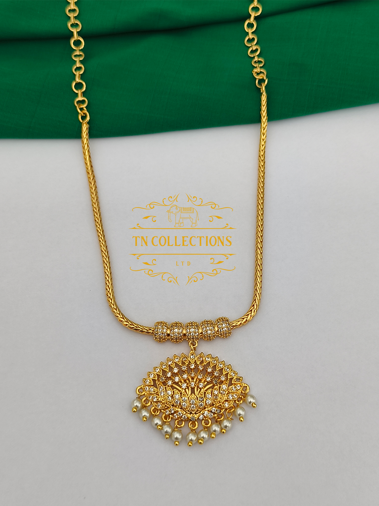 Micro Gold-Plated Traditional Alli Attiyal Short Necklace (Full White stones)