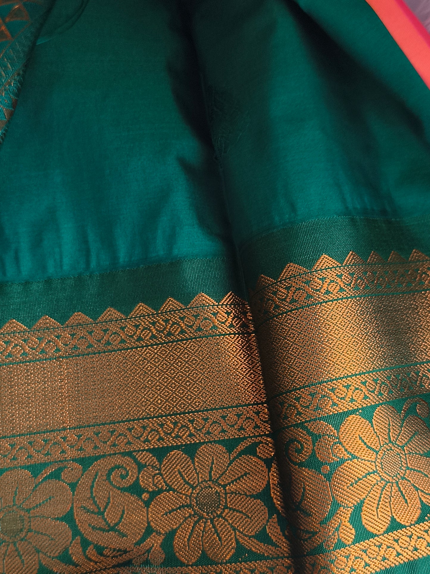Korvai Premium soft silk saree(Dual tone)