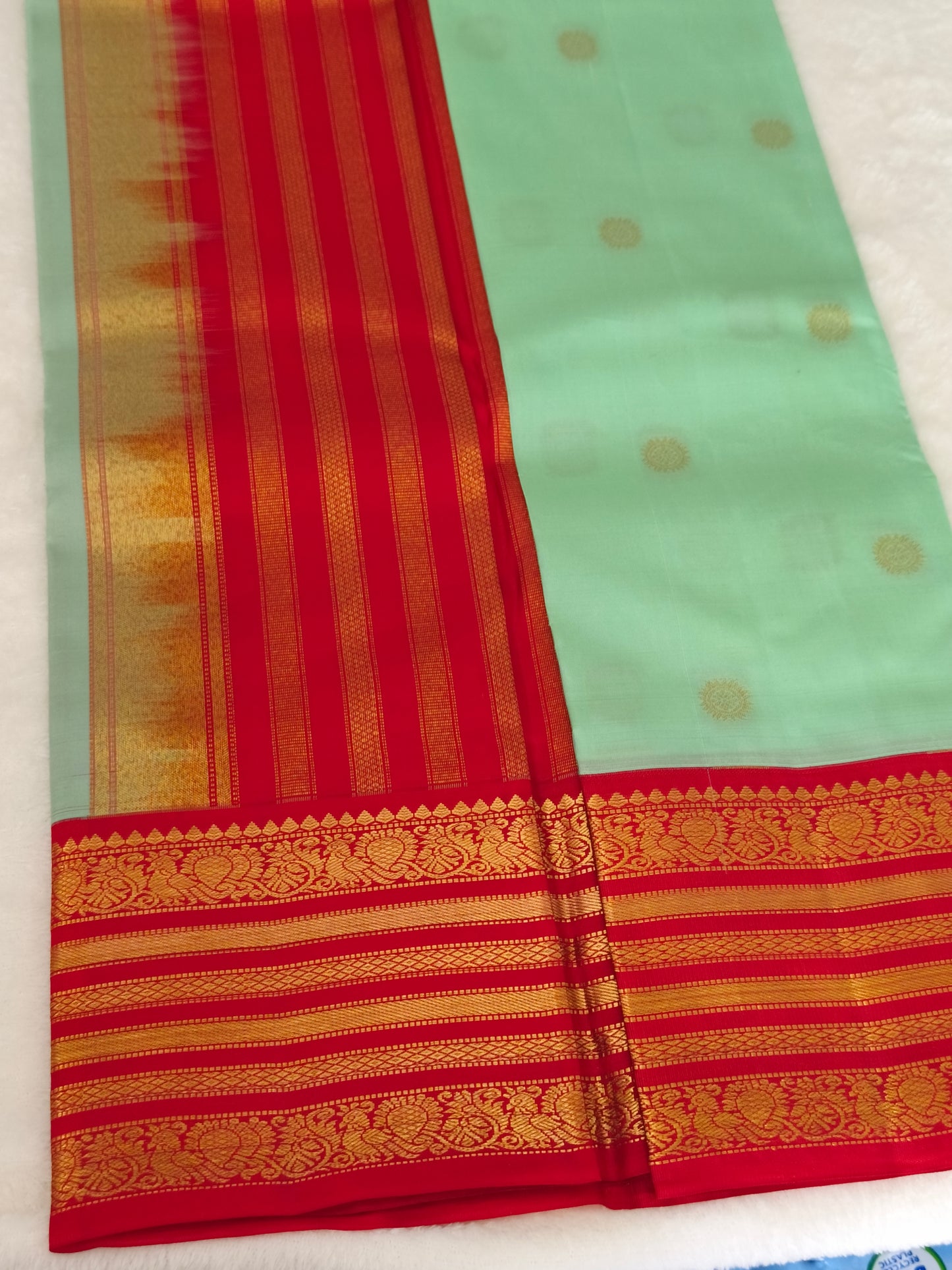 Pure handloom Kanchipuram Silk Saree (Pista Green)