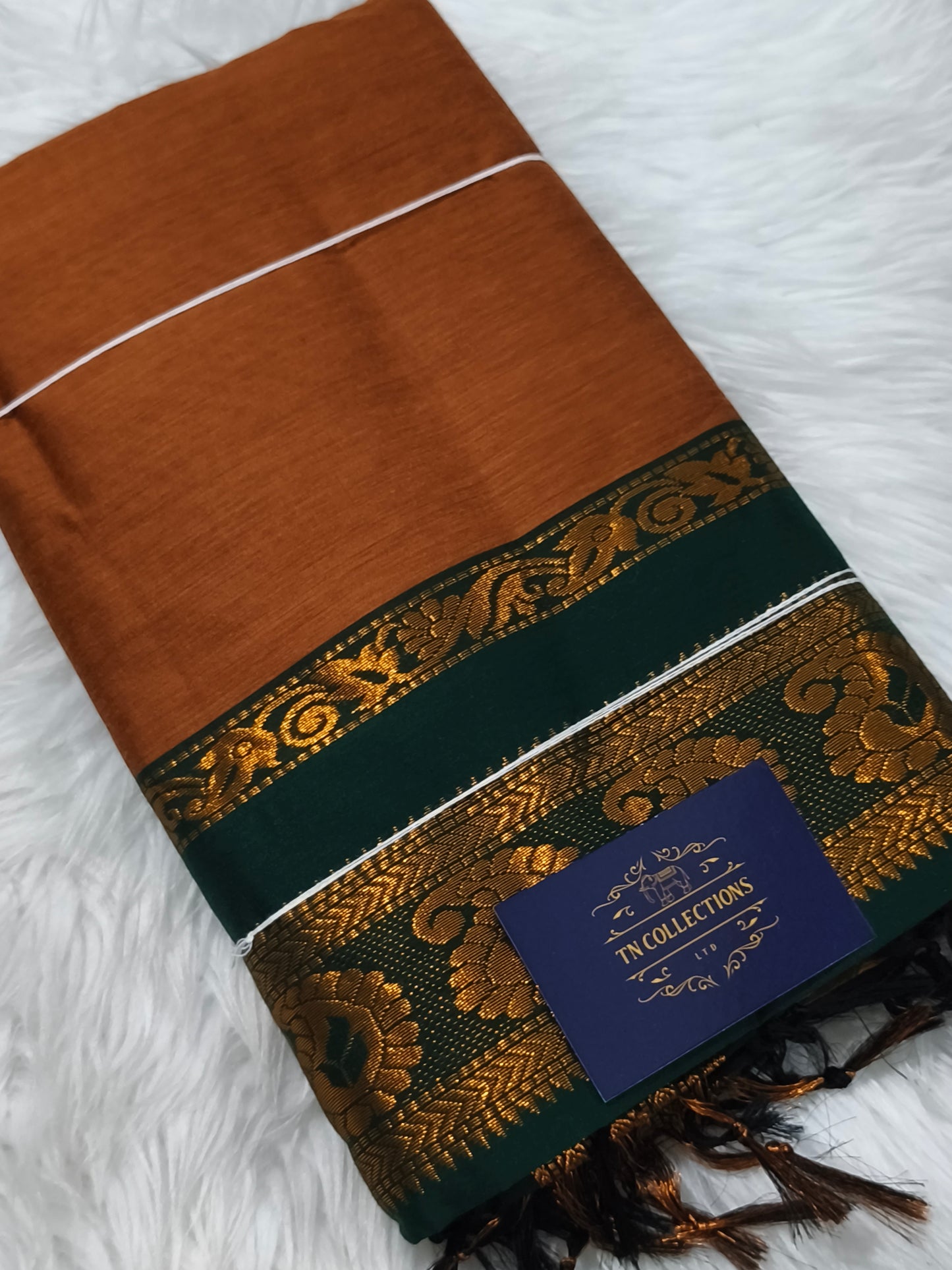 Stunning Kalyani cotton Pattu Saree with contrast blouse and rich pallu