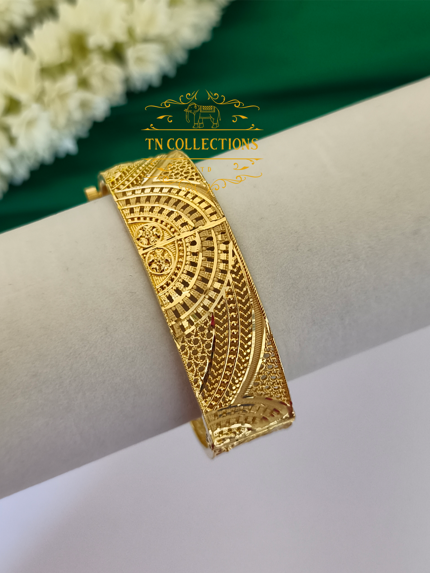 One Gram Forming Screw Bangle
