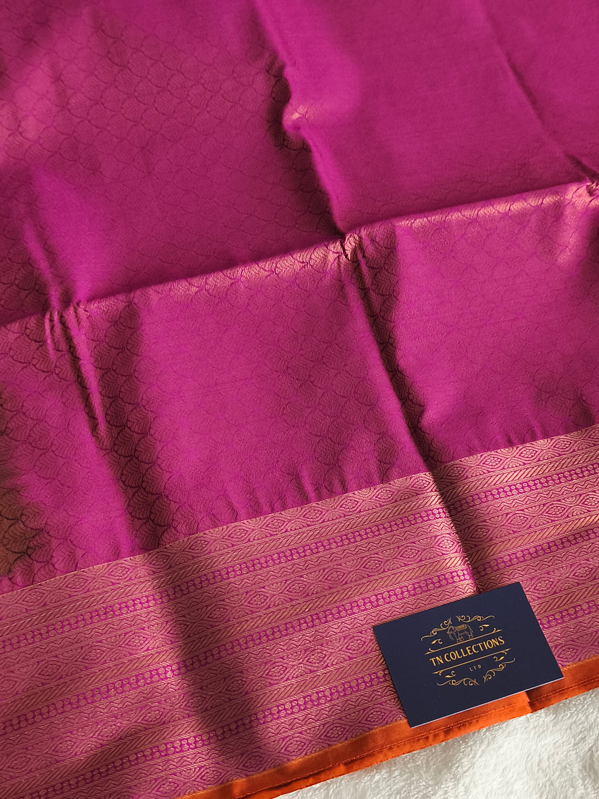 Dual shaded Luxury Soft Silk Saree with contrast blouse and rich pallu
