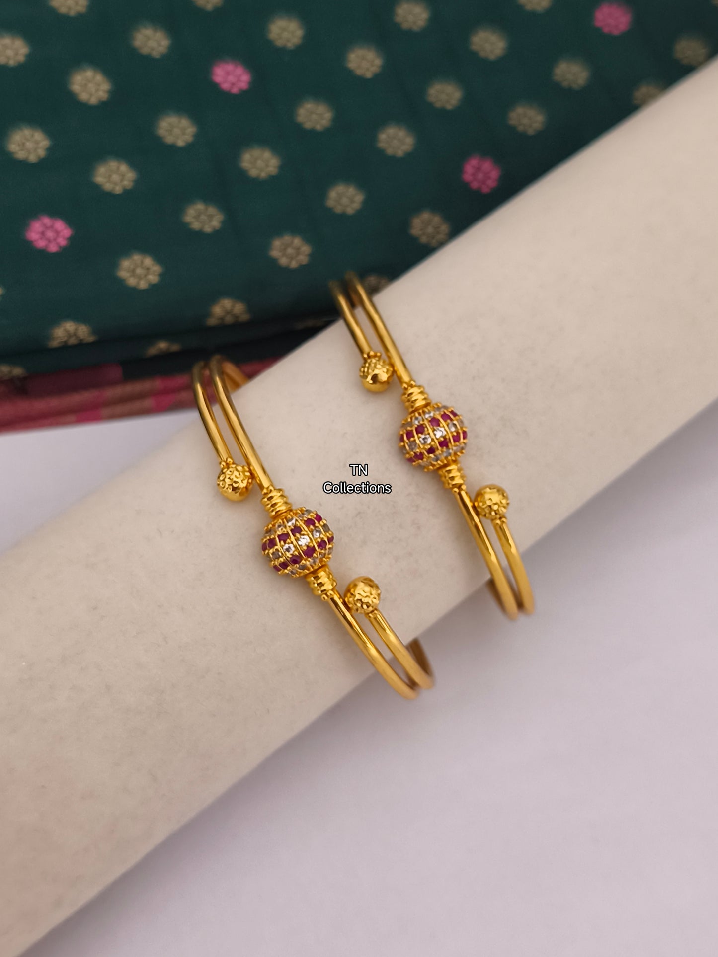 Micro gold plated SINGLE Bangle (Ruby & white)