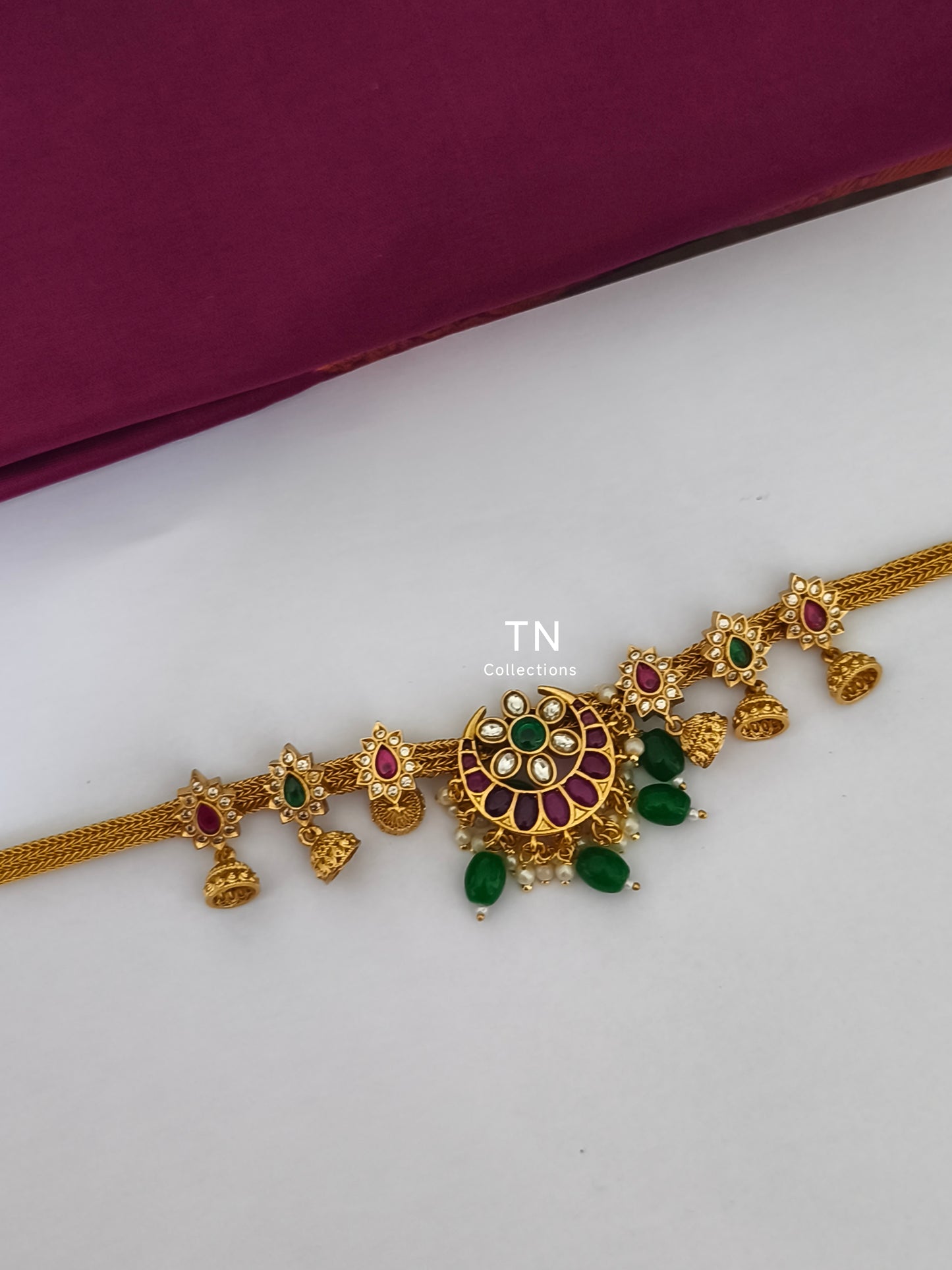 Matte Finish Real kemp Choker Necklace Set