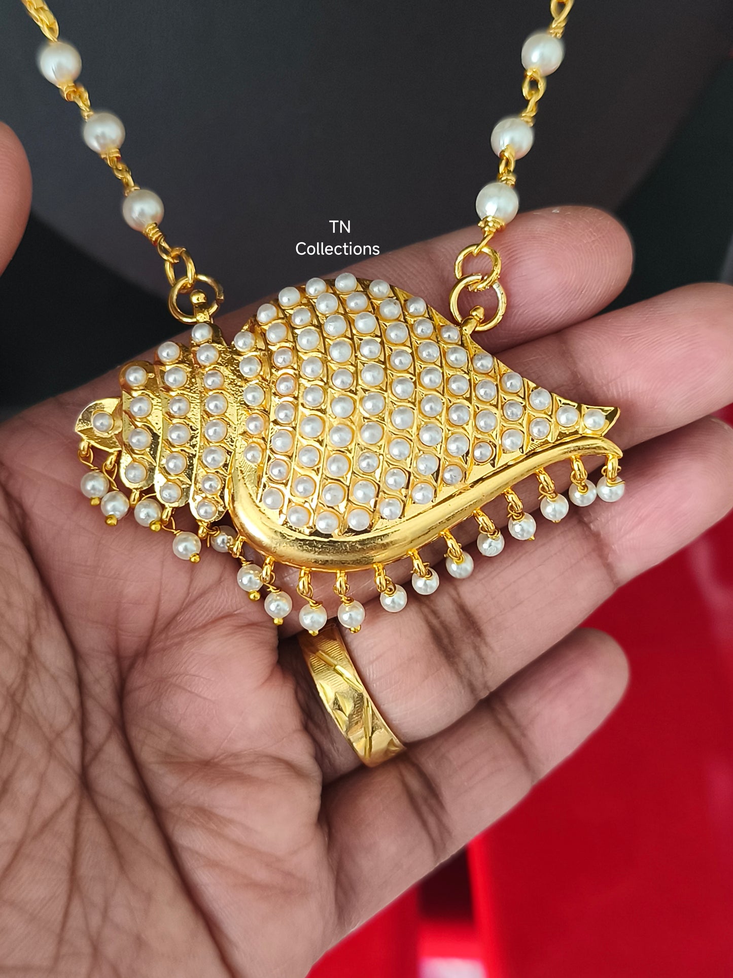 Micro Gold plated Sangu Pathakkam with single layer pearl chain