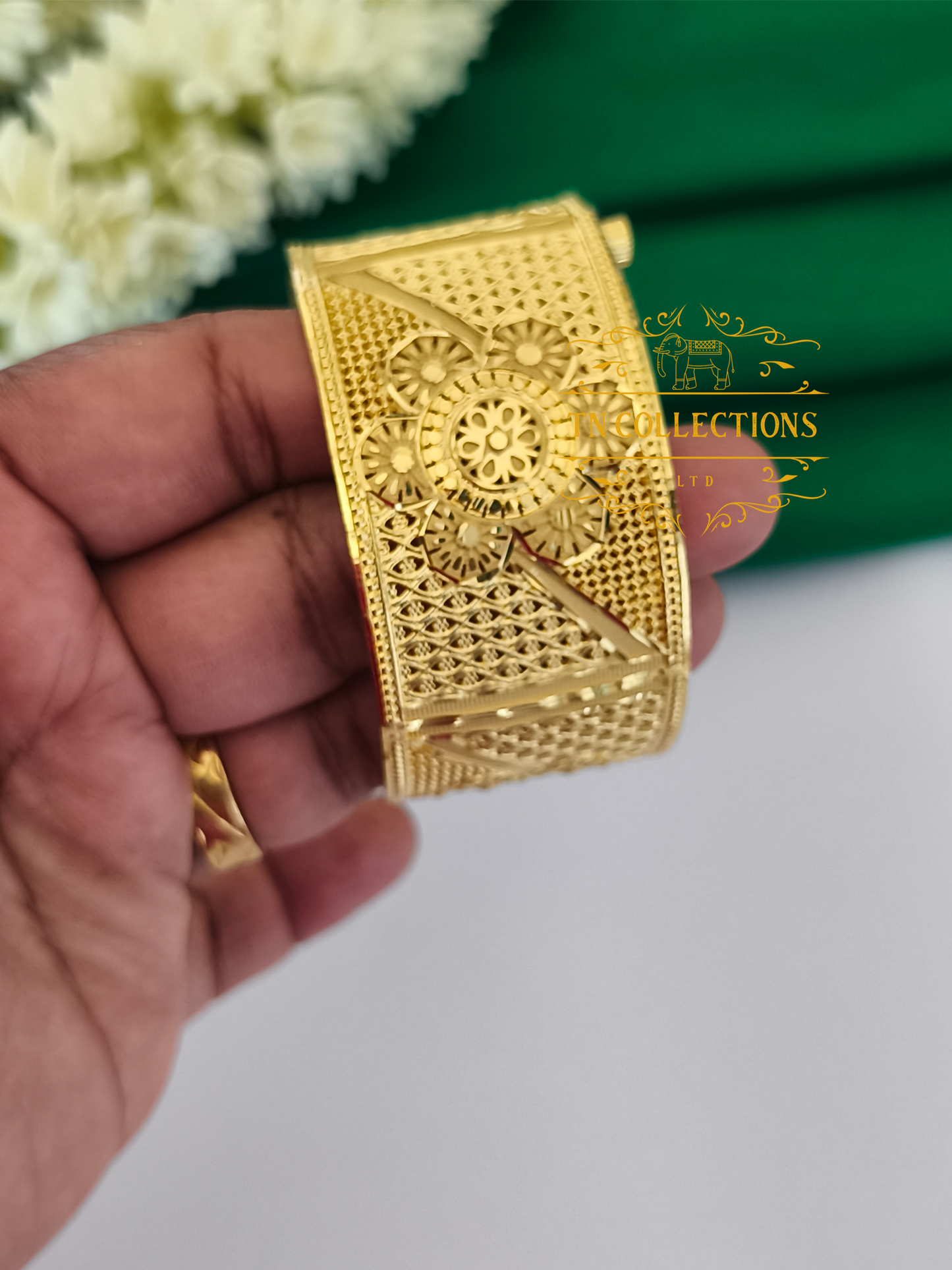 One gram Gold forming Screw bangle
