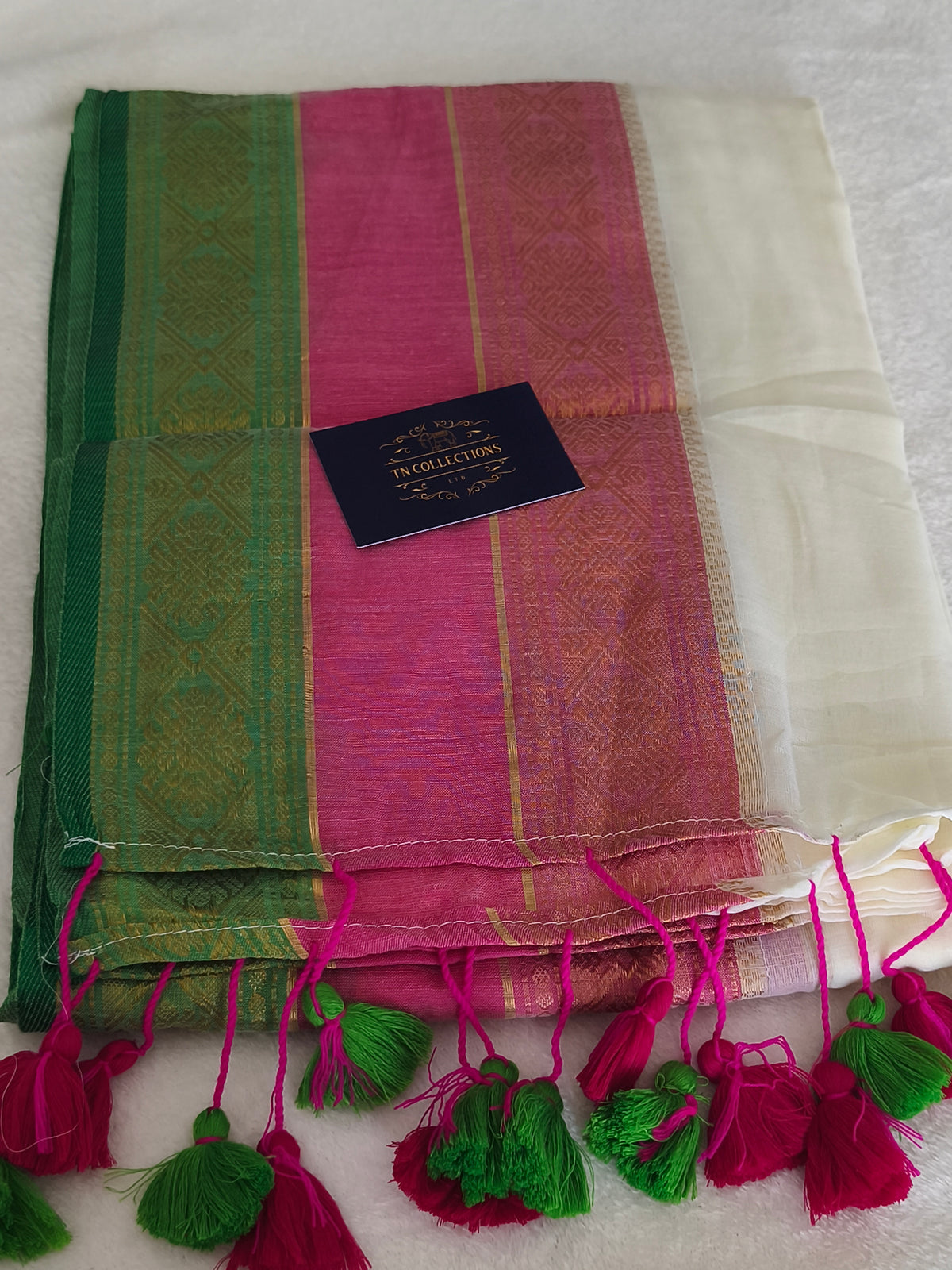 Trendy Mulmul cotton saree with Kanchi Border (White)