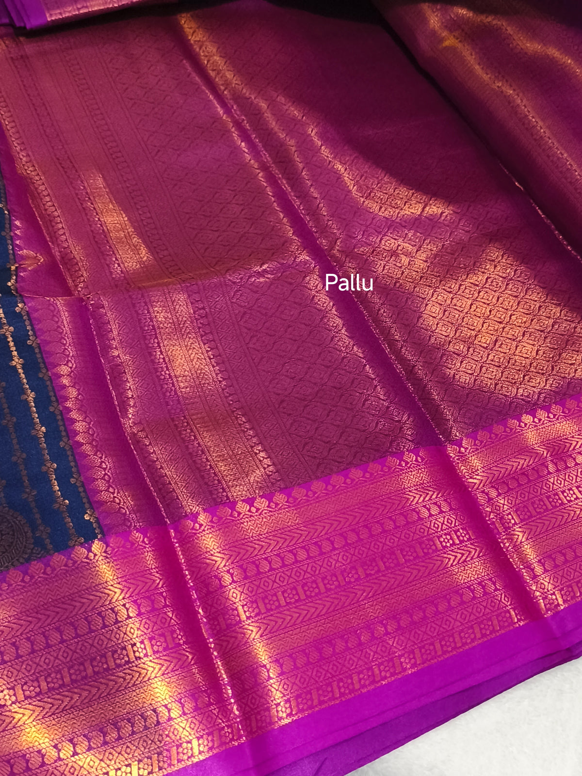 Kanchipuram vairaoosi Soft Silk Saree (Navy Blue)
