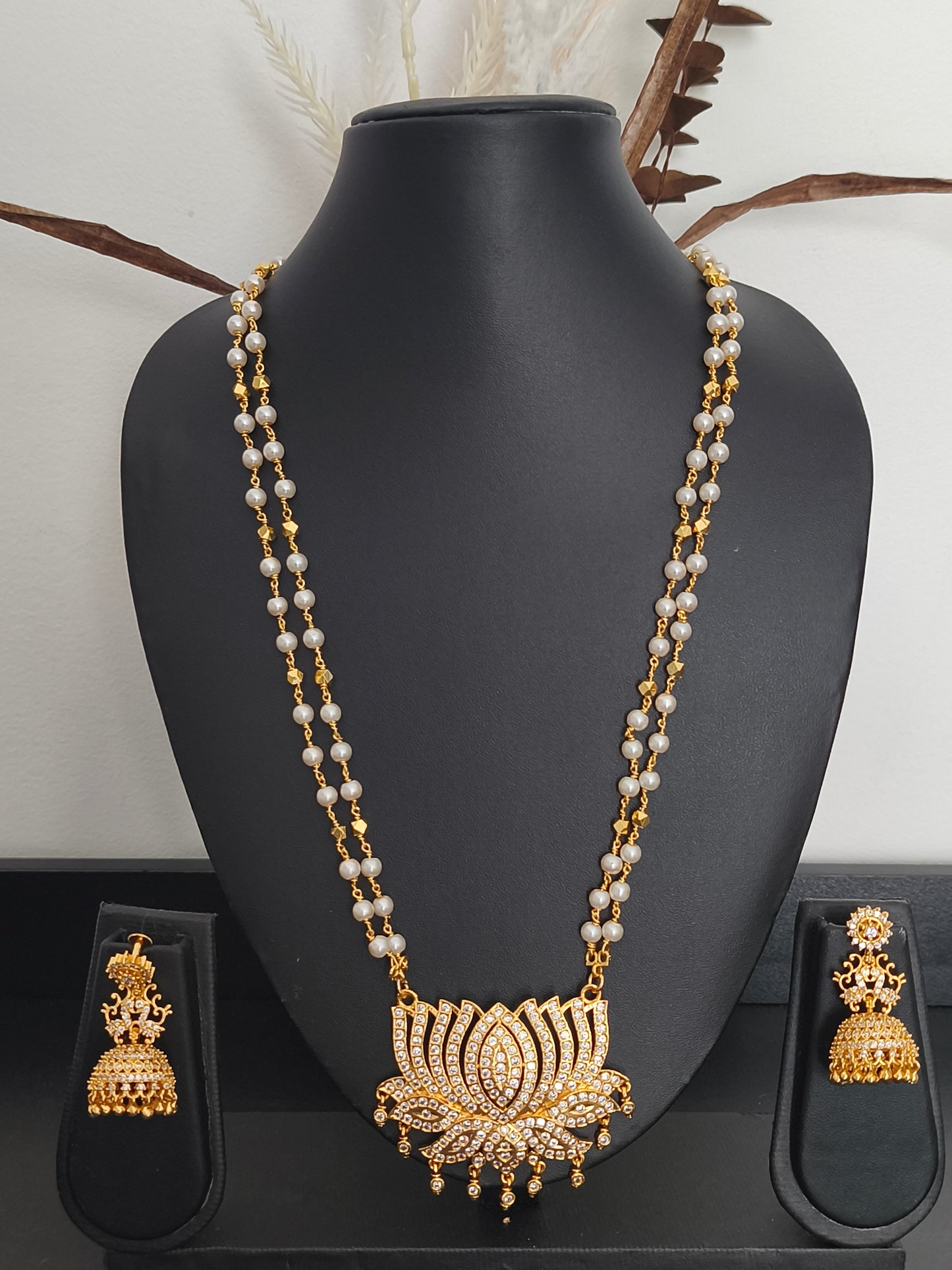 Lotus Pathakkam with earrings