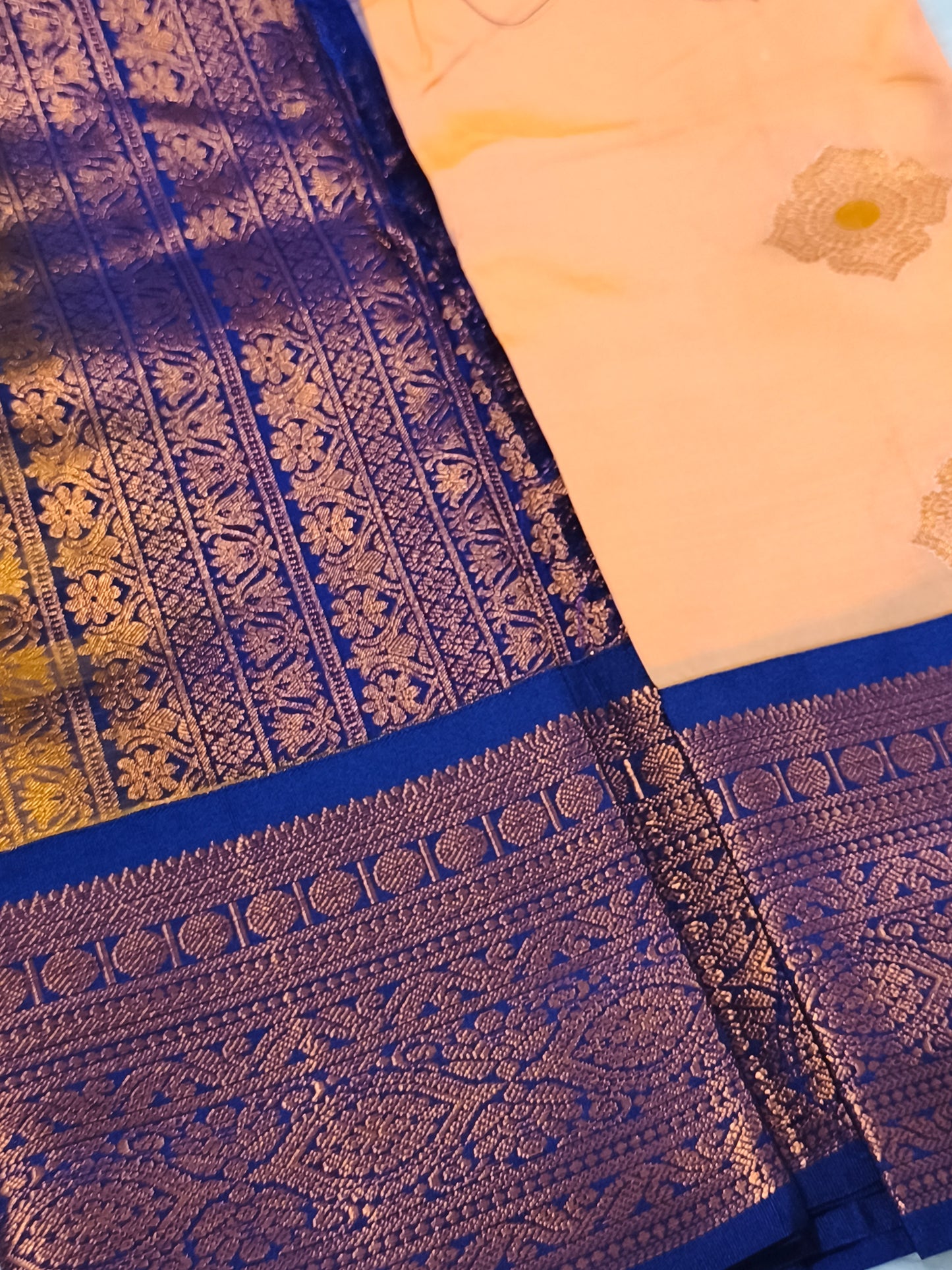 Premium Korvai soft silk saree with contrast blouse