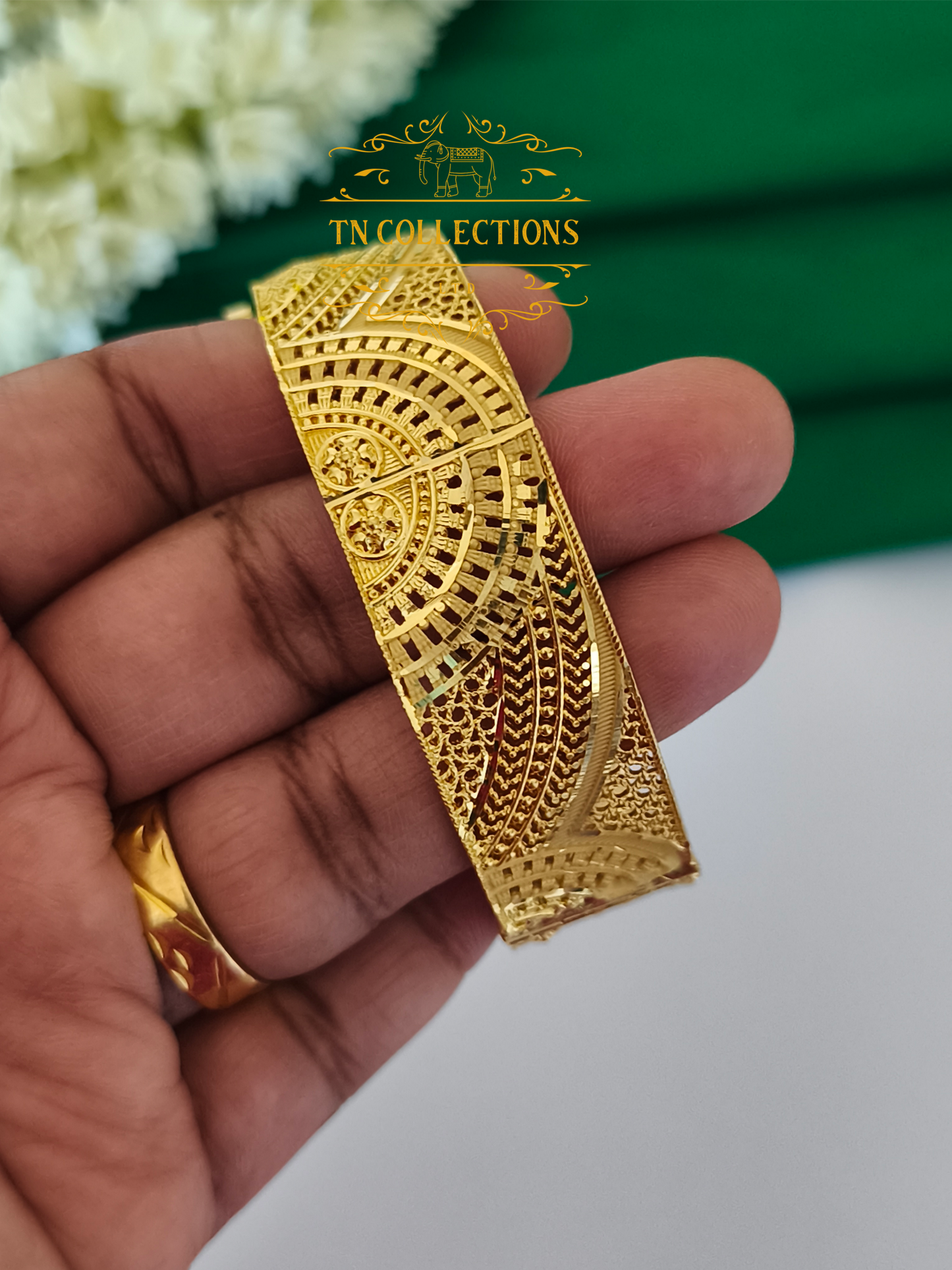 One Gram Forming Screw Bangle