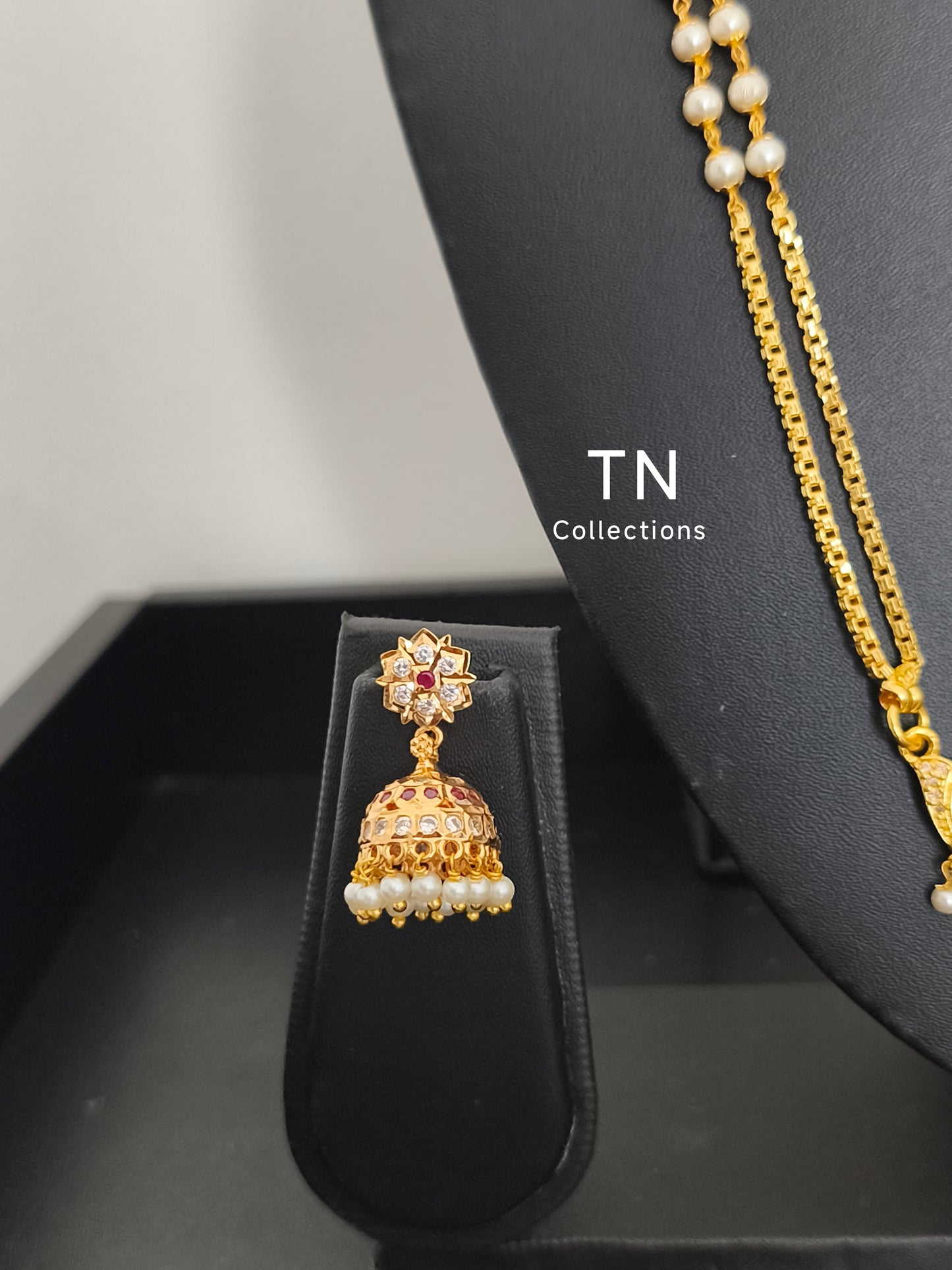 Traditional Unique Design Pathakkam with earrings