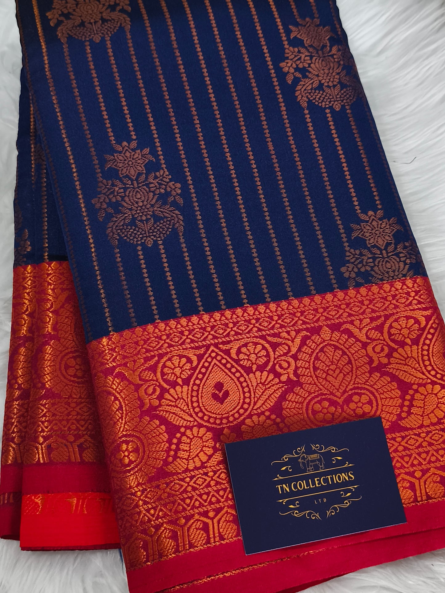 Vairaoosi Soft Silk Saree (Navy Blue)