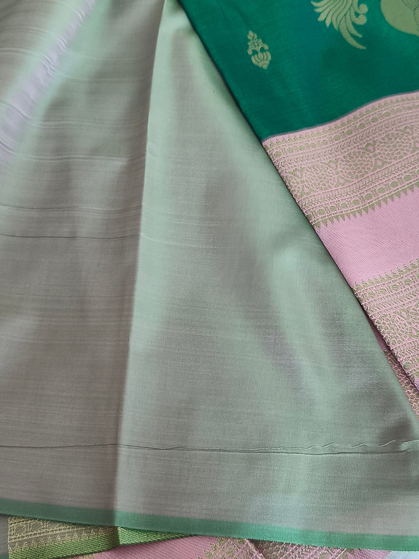 Kanchi Soft Silk Saree with contrast blouse and pallu