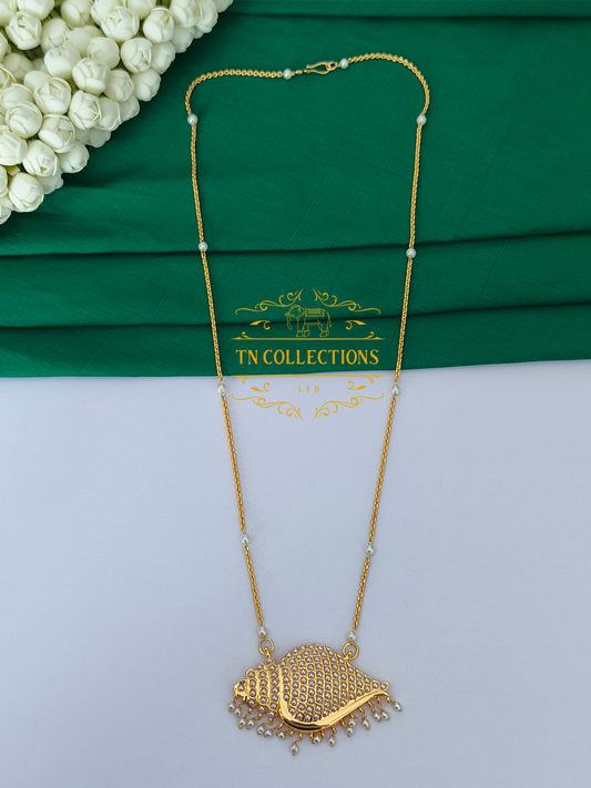 Micro Gold-Plated Traditional Sangu pathakkam with Single layer pearl chain